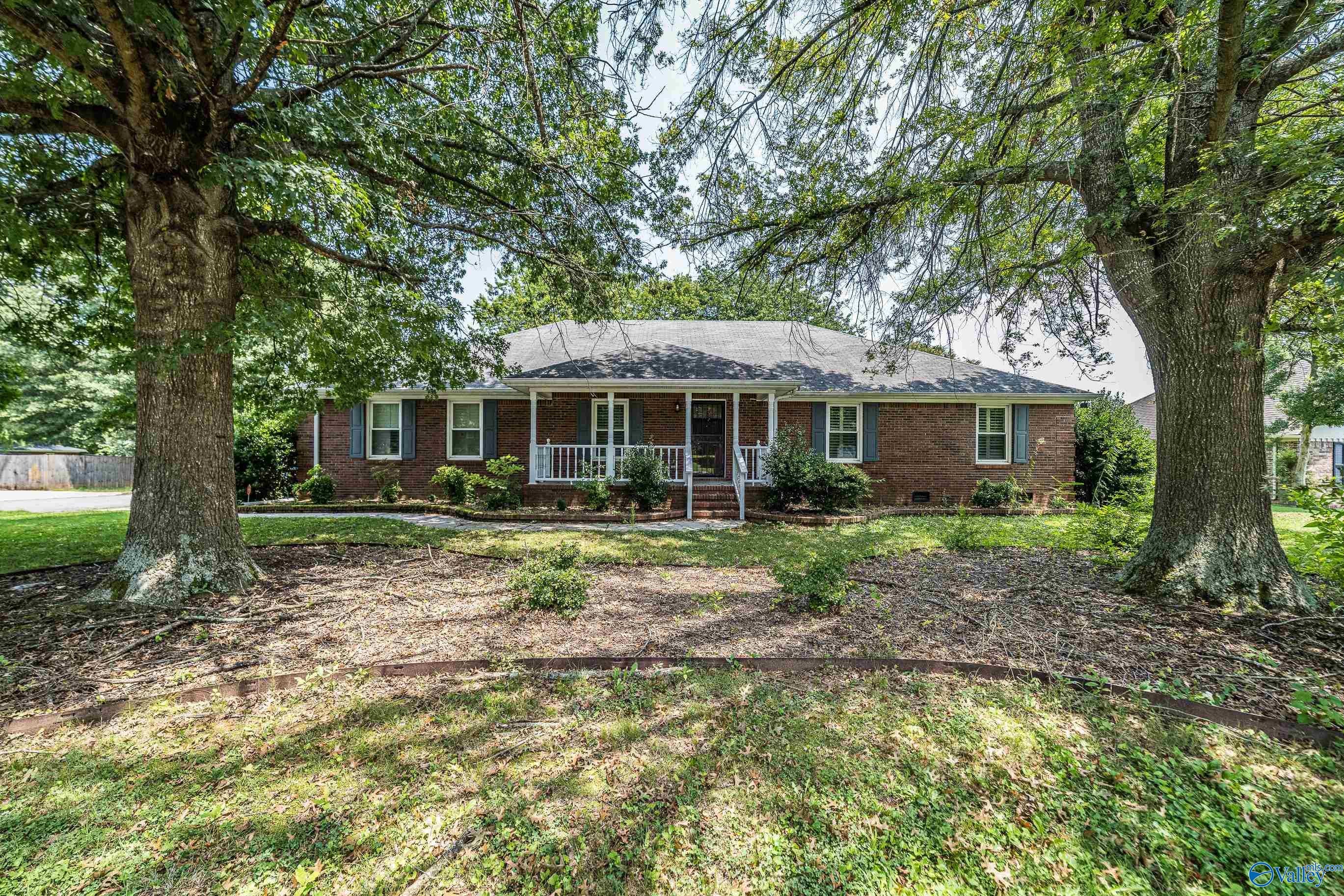 102 Sagewood Drive — photo