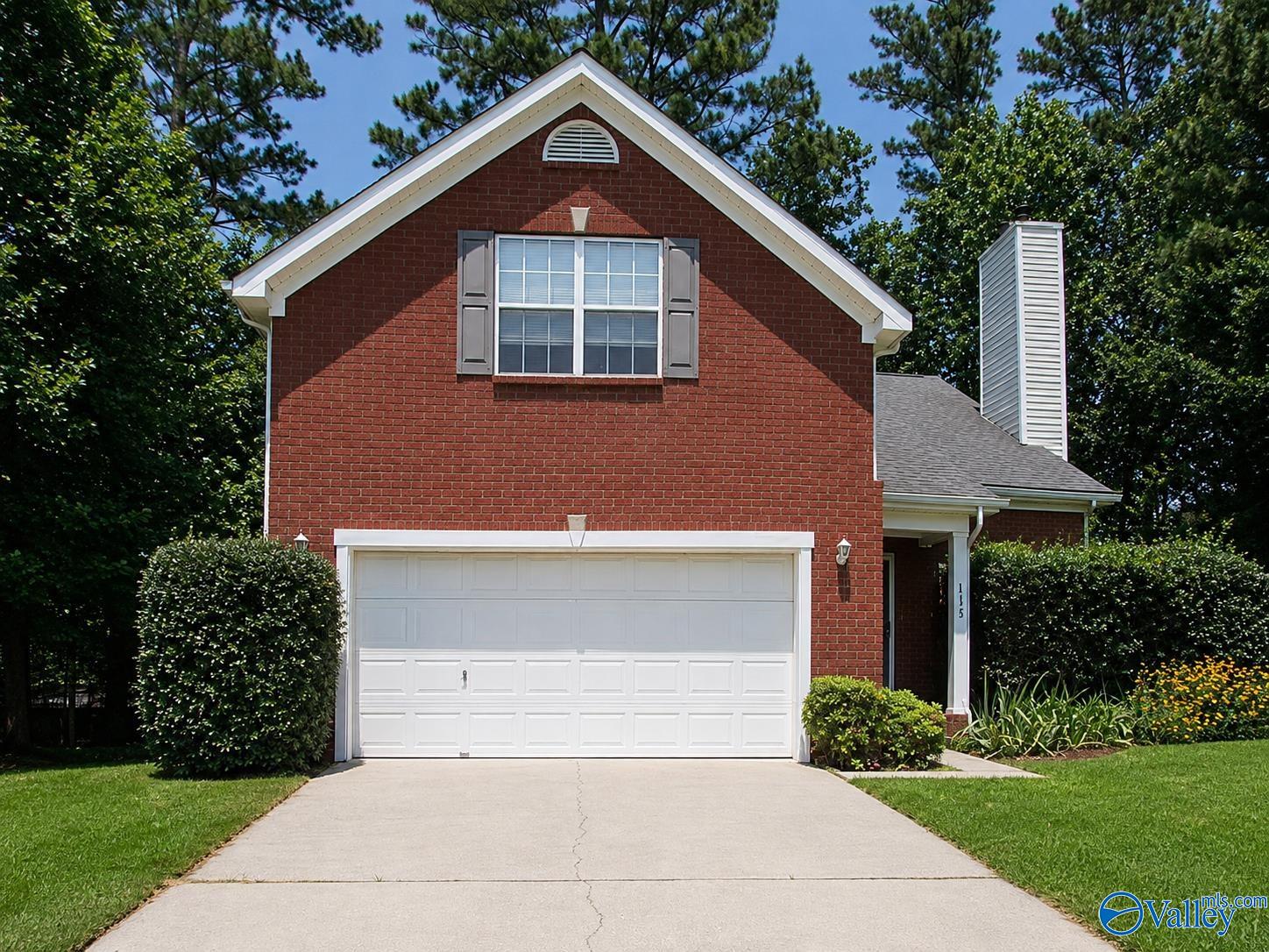 115 SW Tallmadge Court — photo