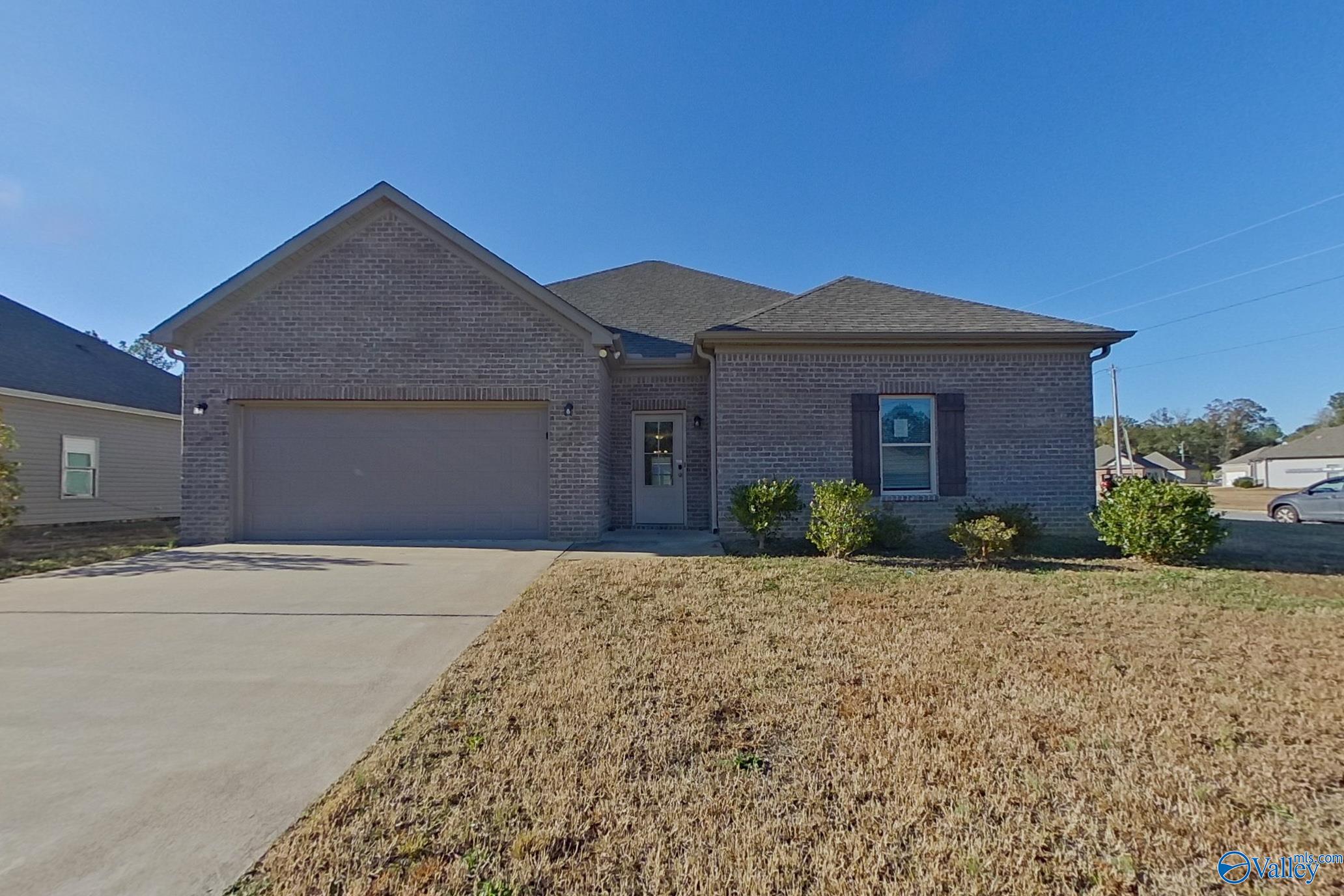 204 White Oak Circle — photo