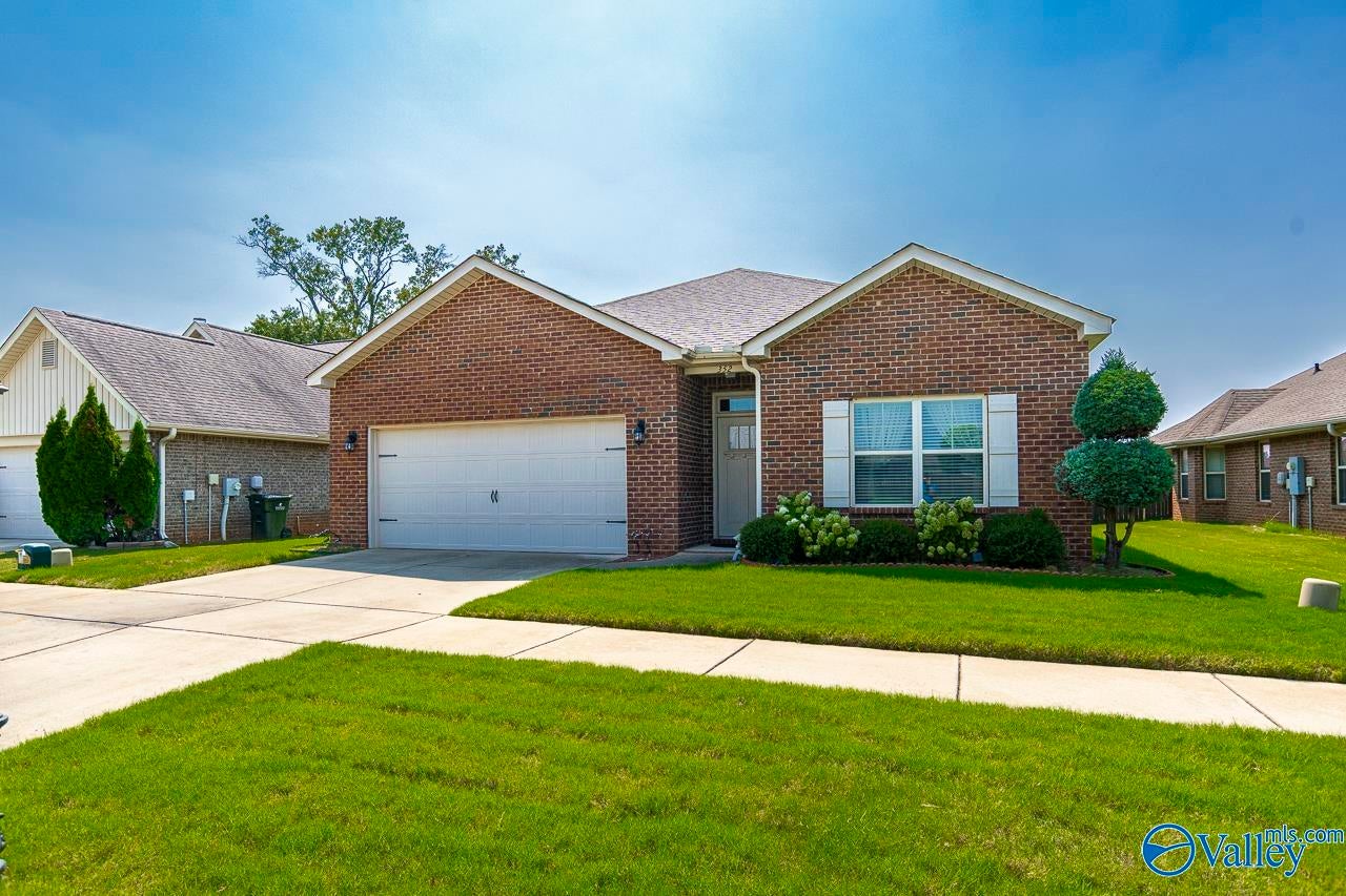 352 Harbor Glen Drive — photo