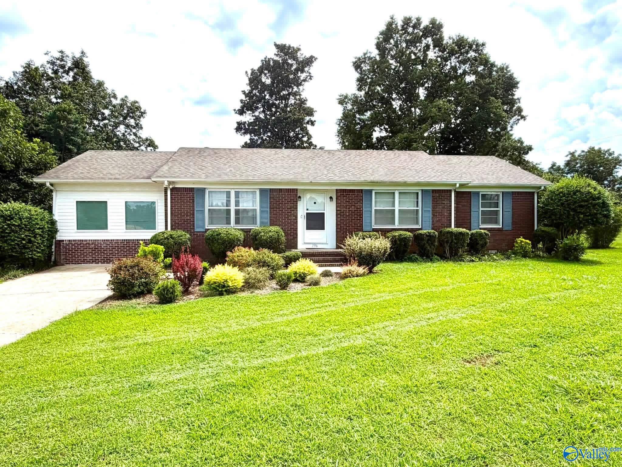 796 Lester Drive — photo