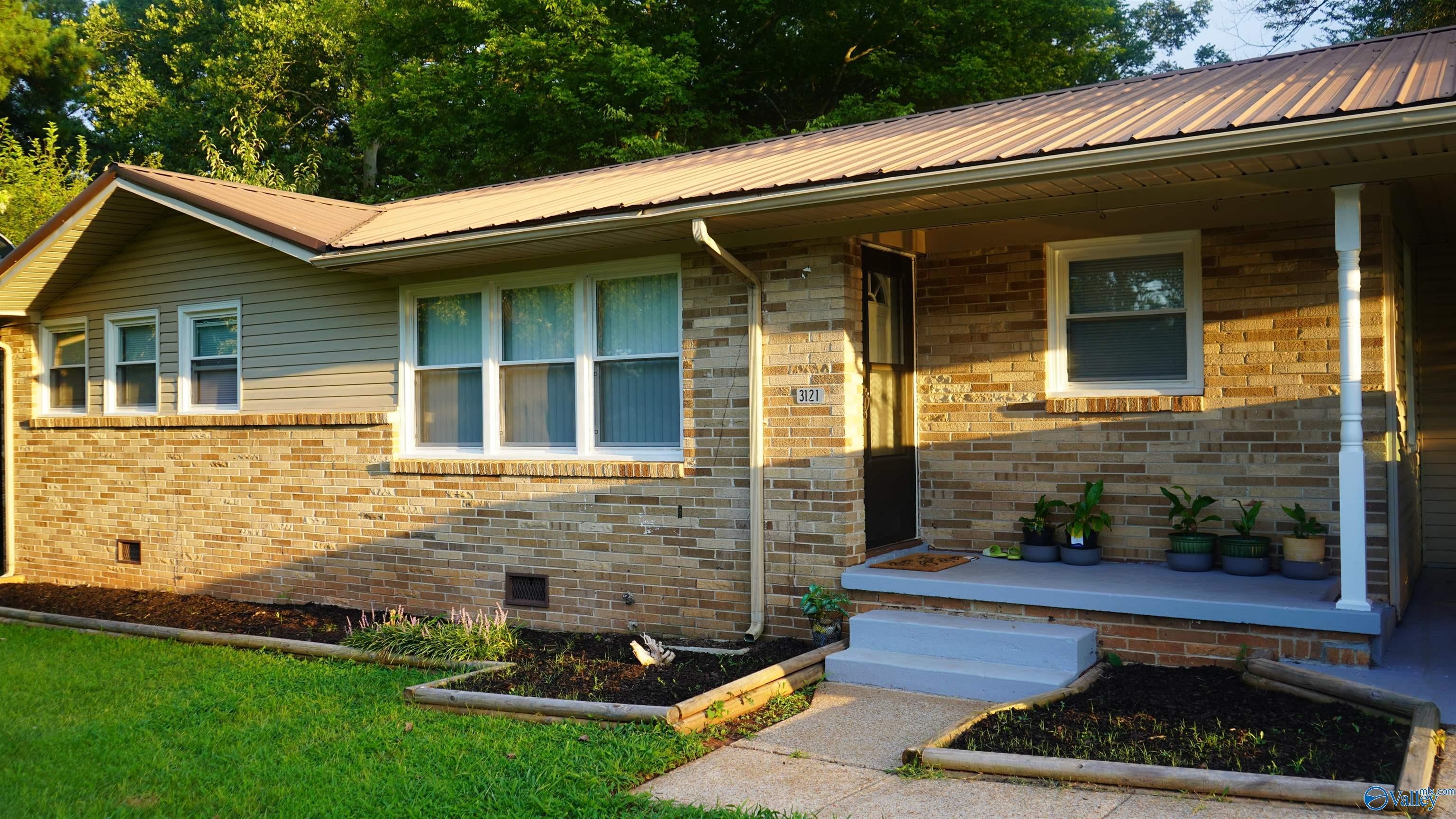 3121 Greenhill Drive NW — photo