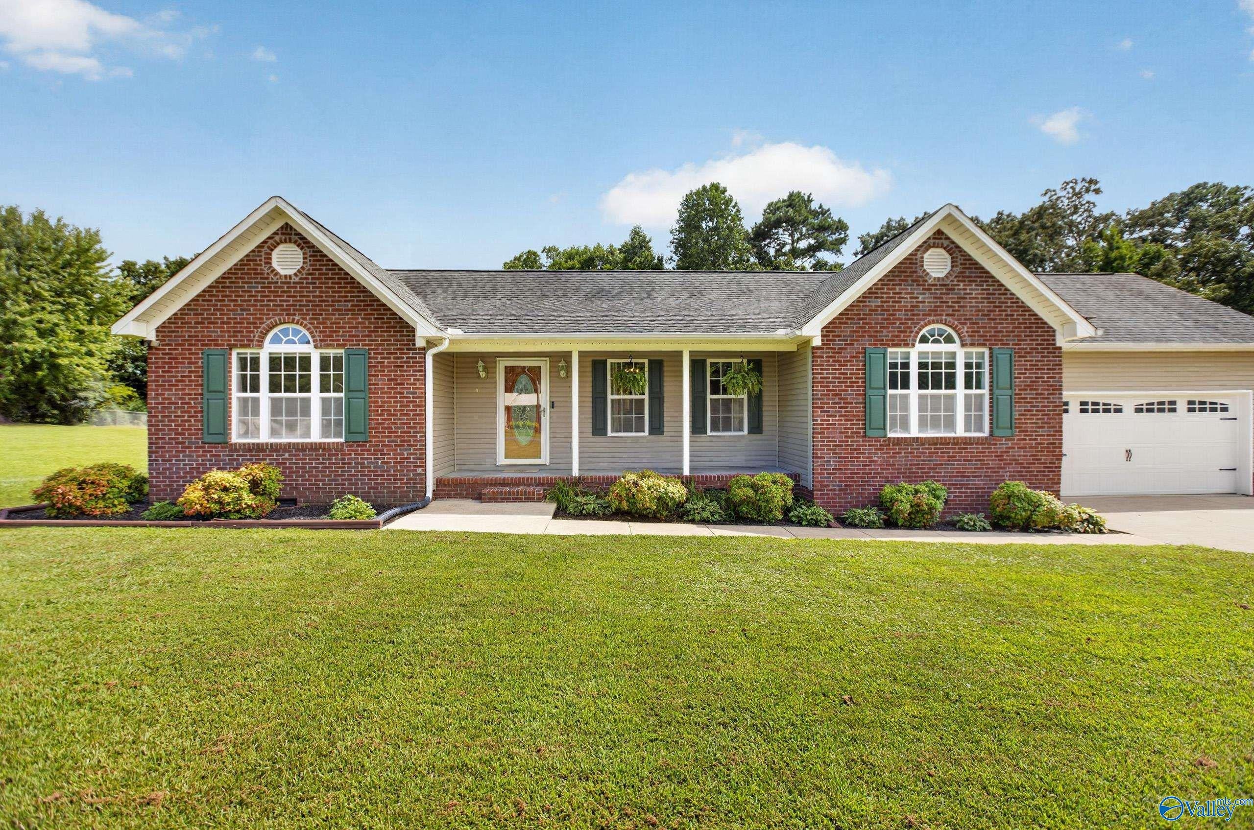 305 Sand Mountain Drive — photo