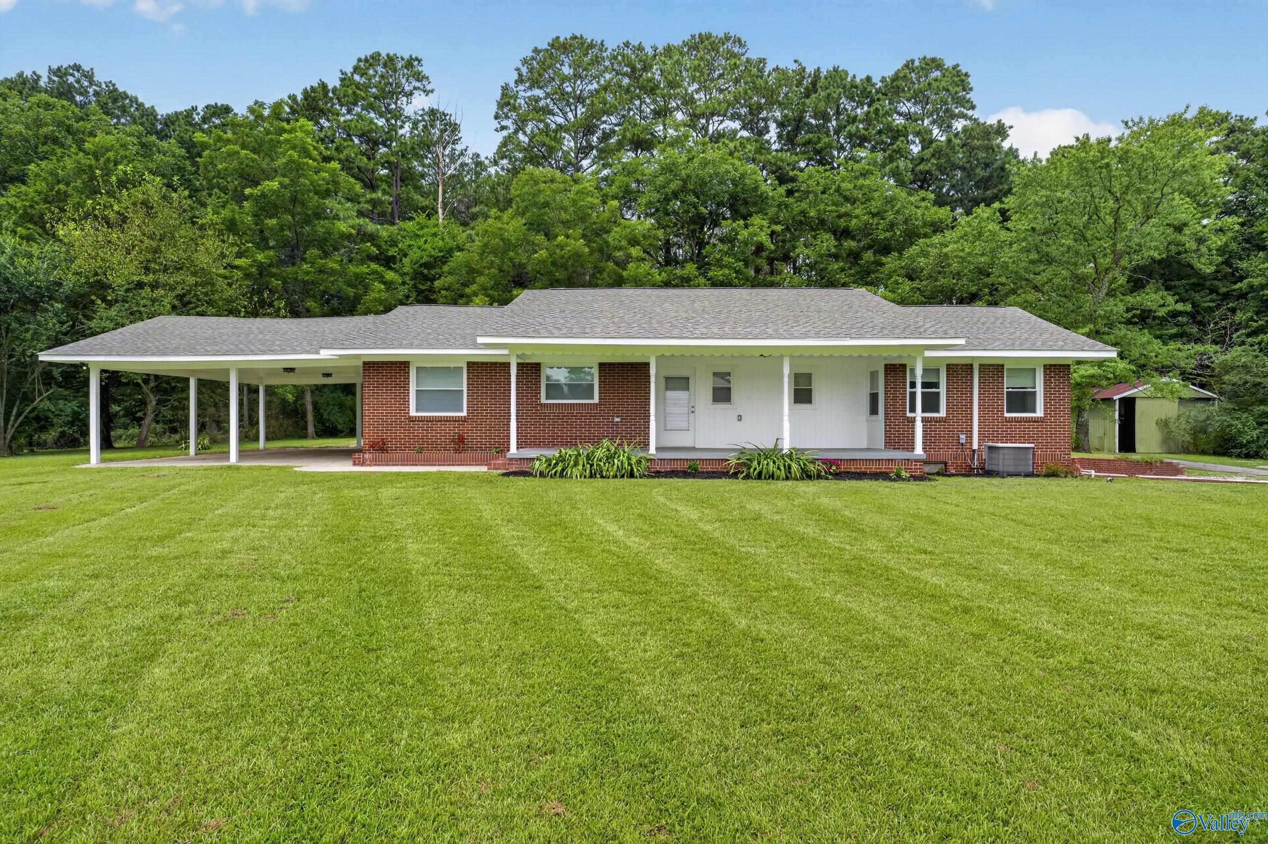 1021 Alabama Highway 69 N — photo