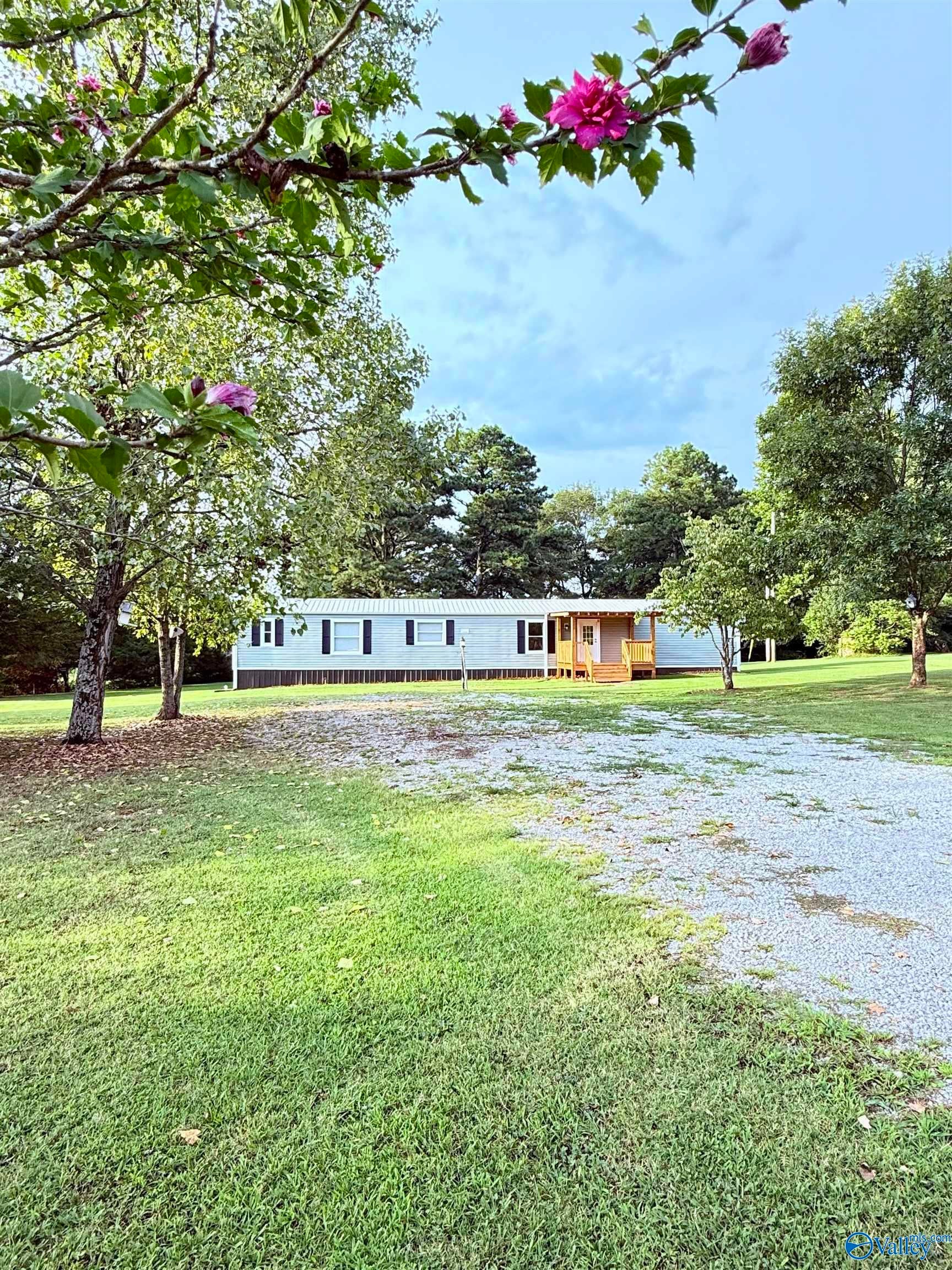 233 Kellys Way Drive — photo