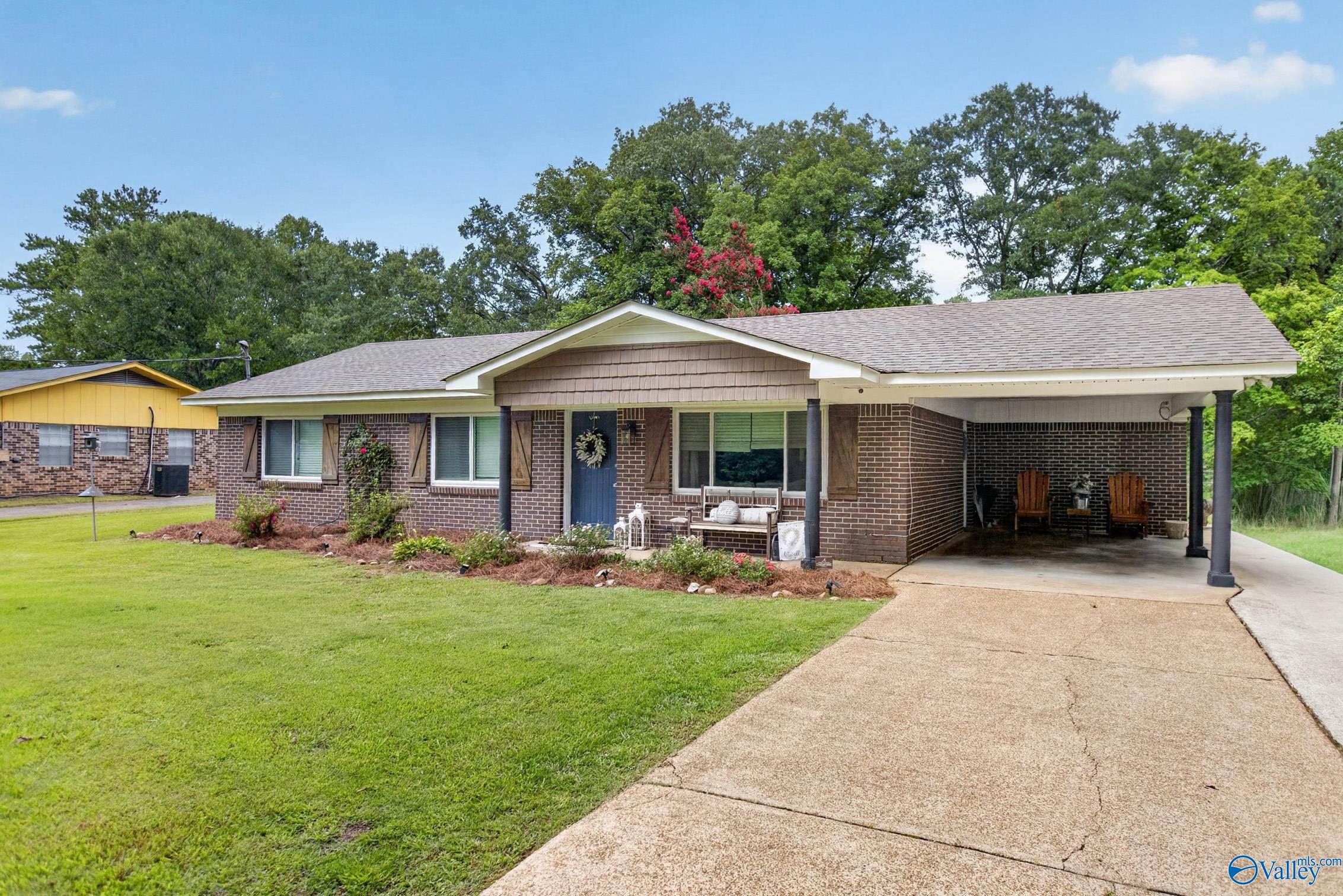 2129 Cove Circle E — photo