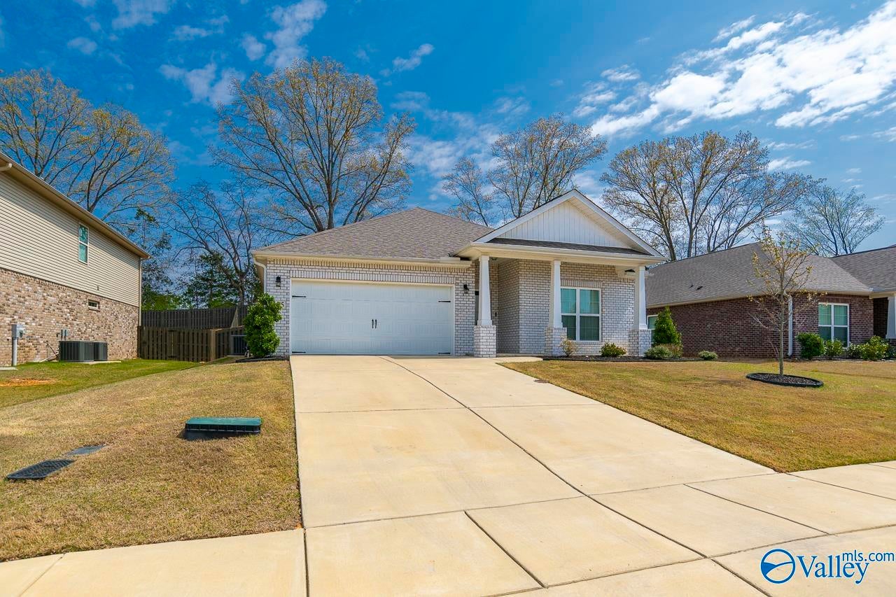 125 River Springs Court — photo