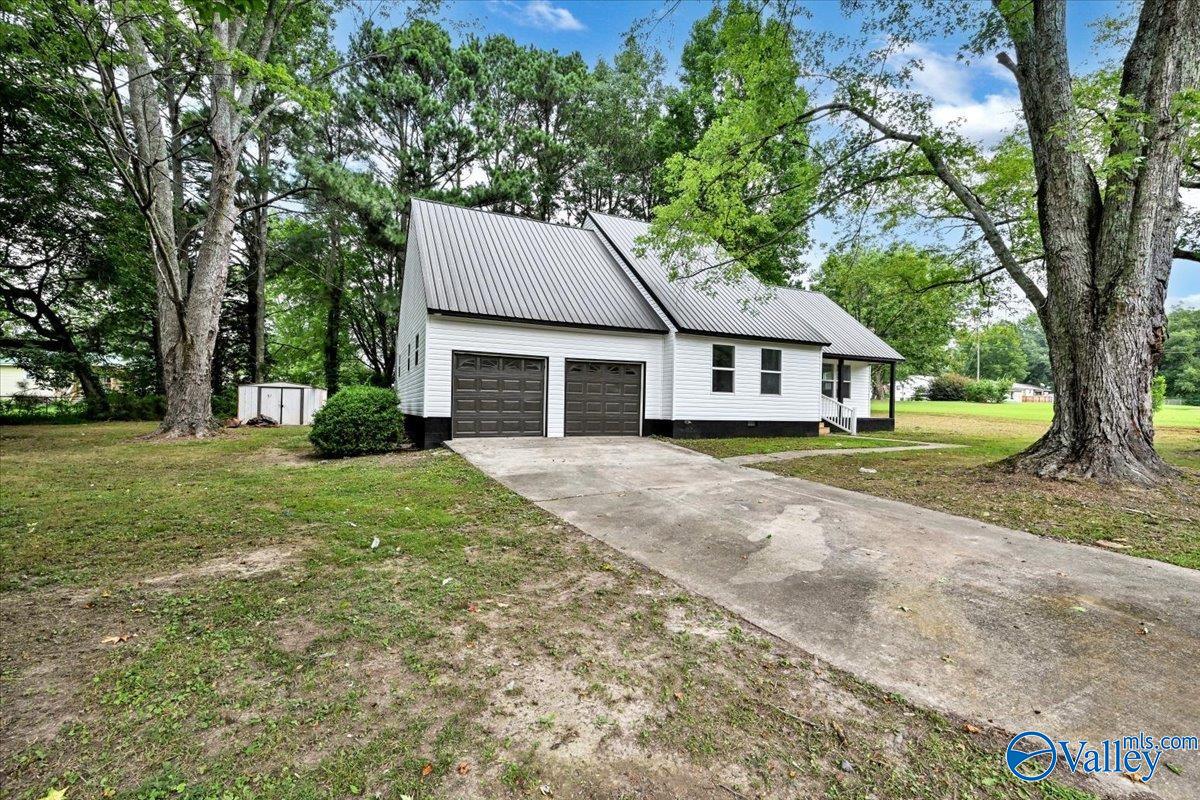 1302 Country Club Circle NW — photo