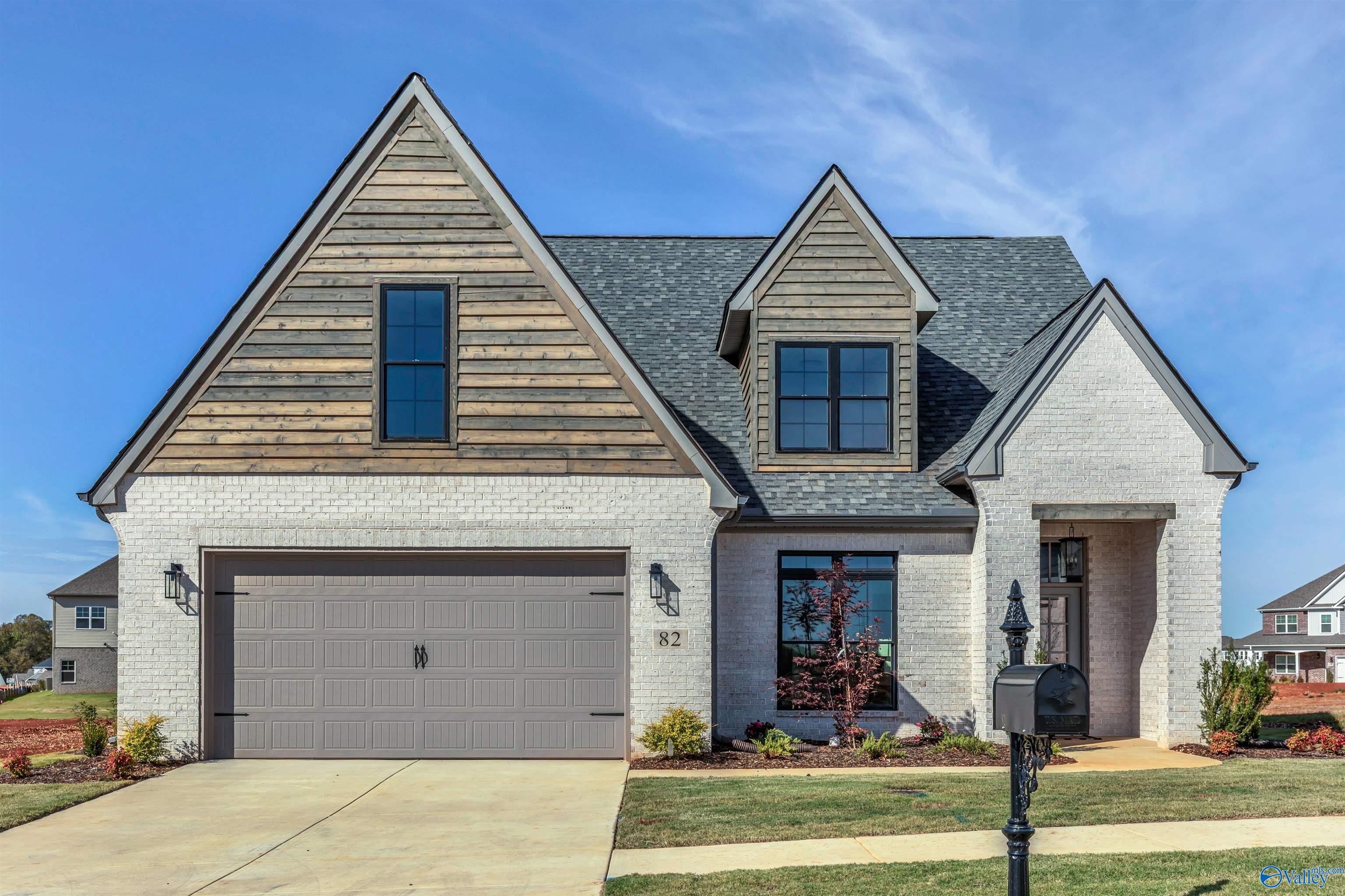 101 Pine Edge Way — photo