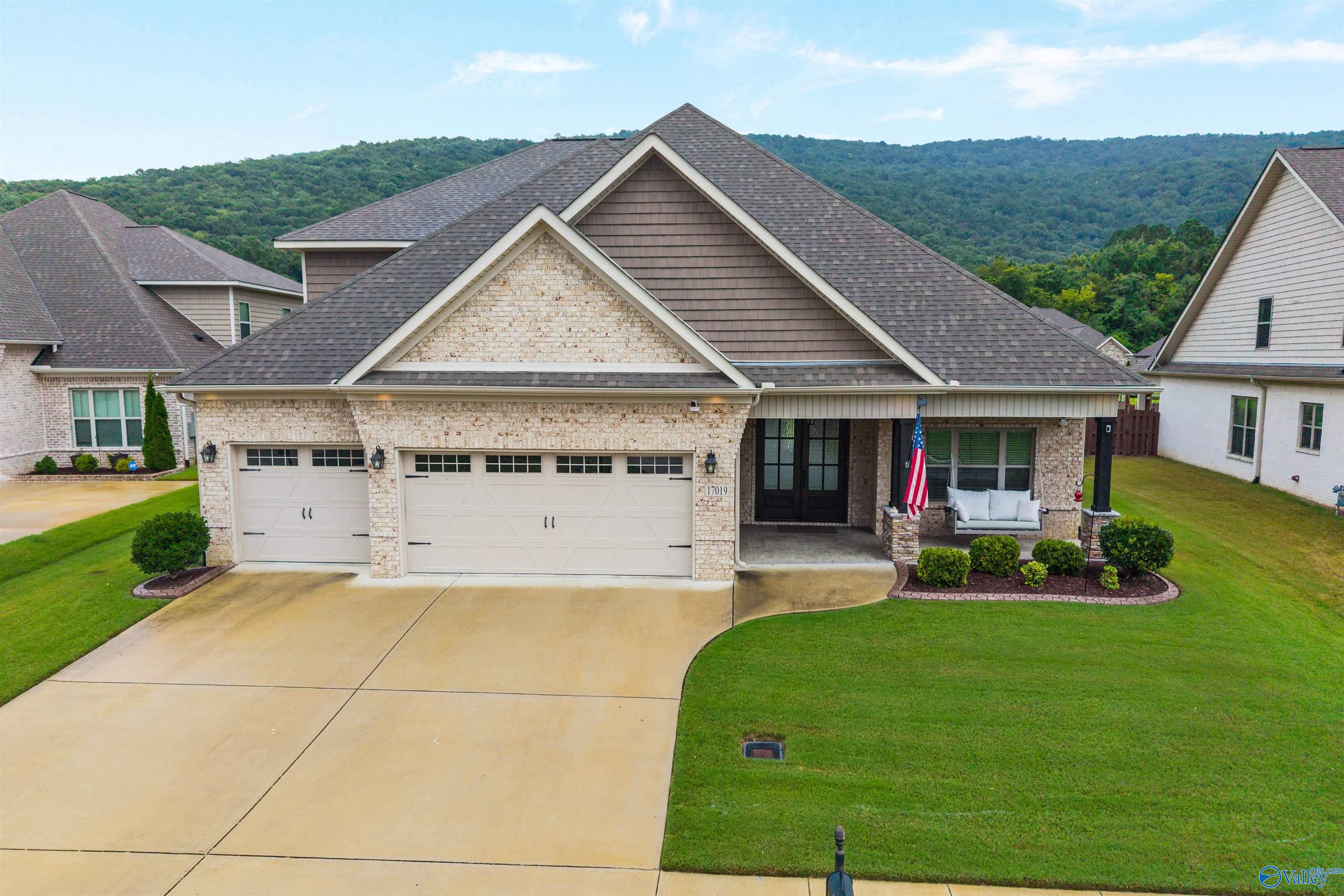 17019 SE River Pier Drive — photo