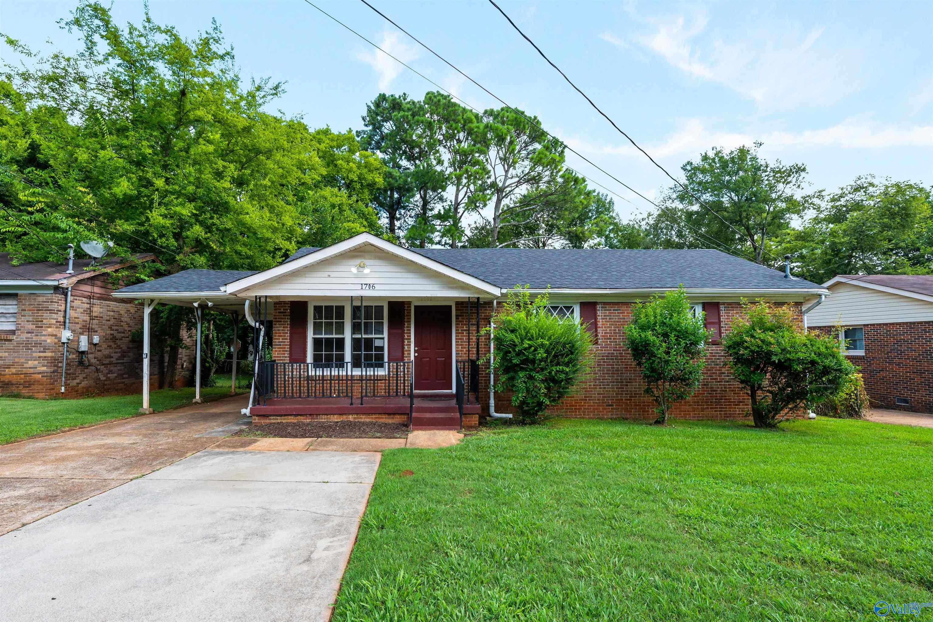 1706 Golf Club Lane NW — photo