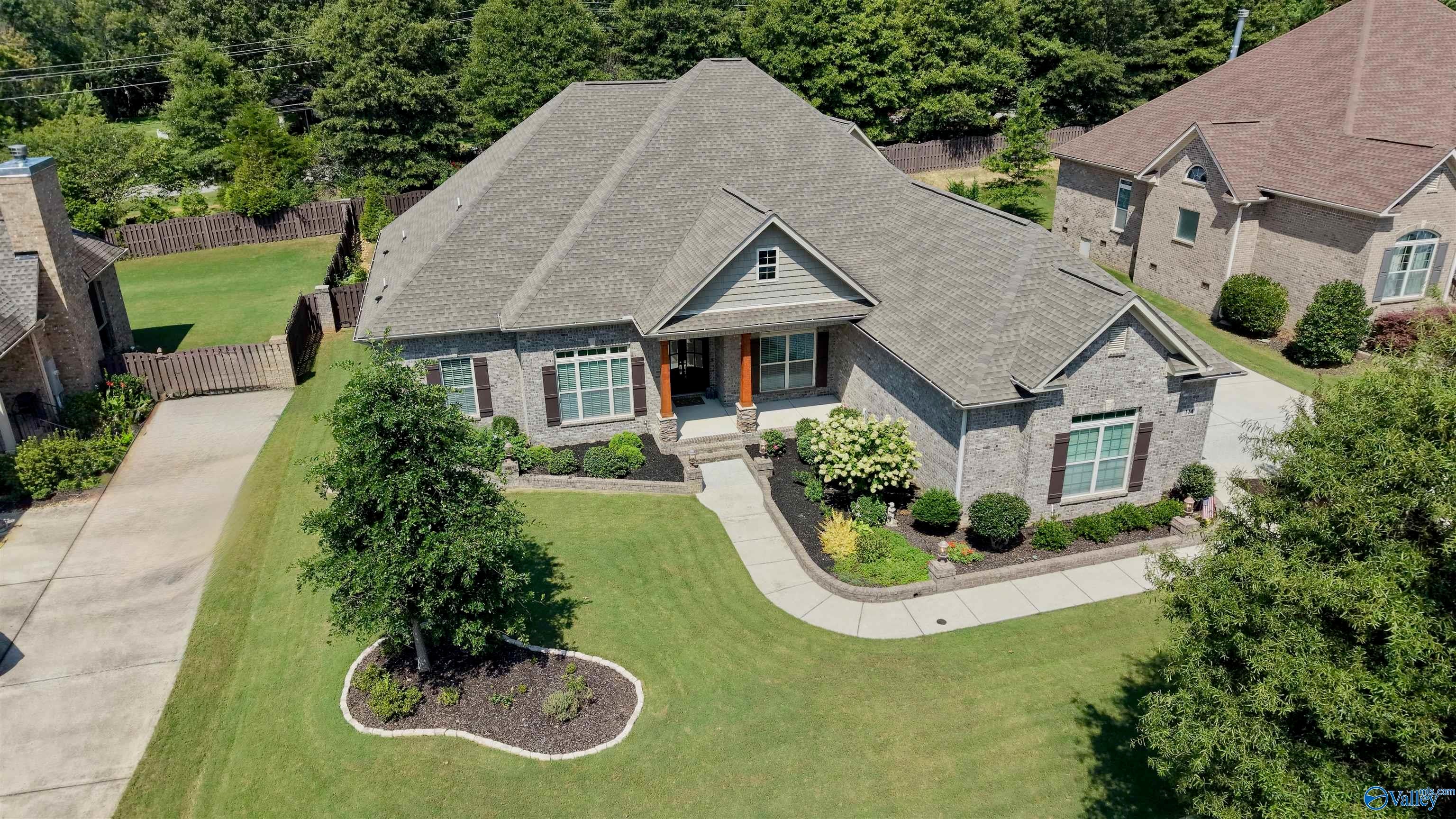 114 Fieldmaster Drive — photo