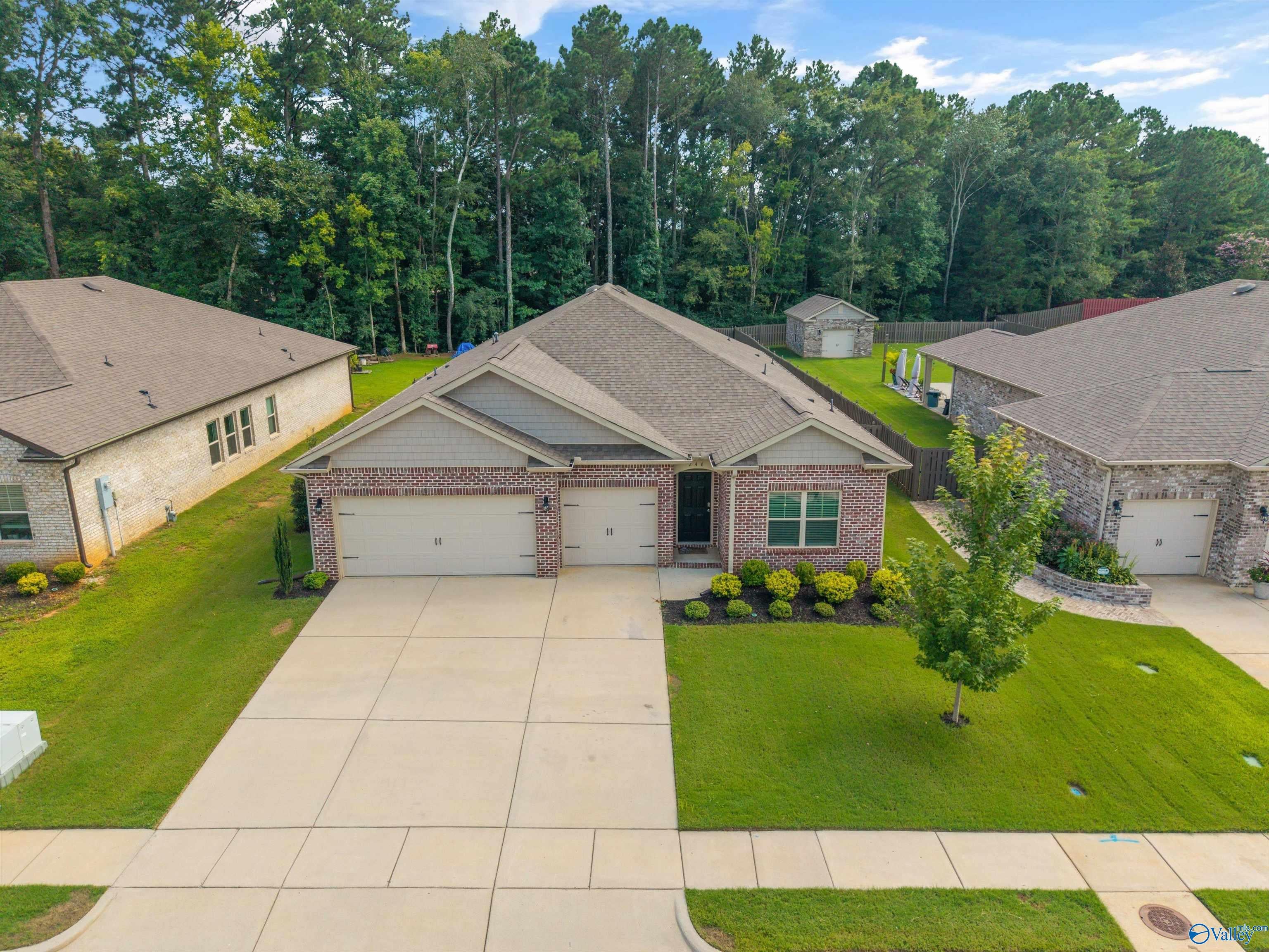 246 Poplar Hollow Drive — photo