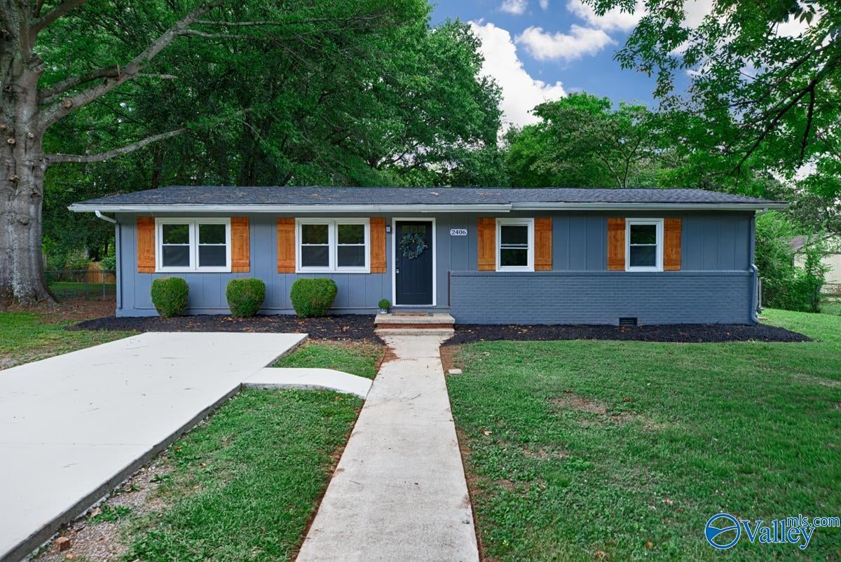 2406 Shady Lane NW — photo