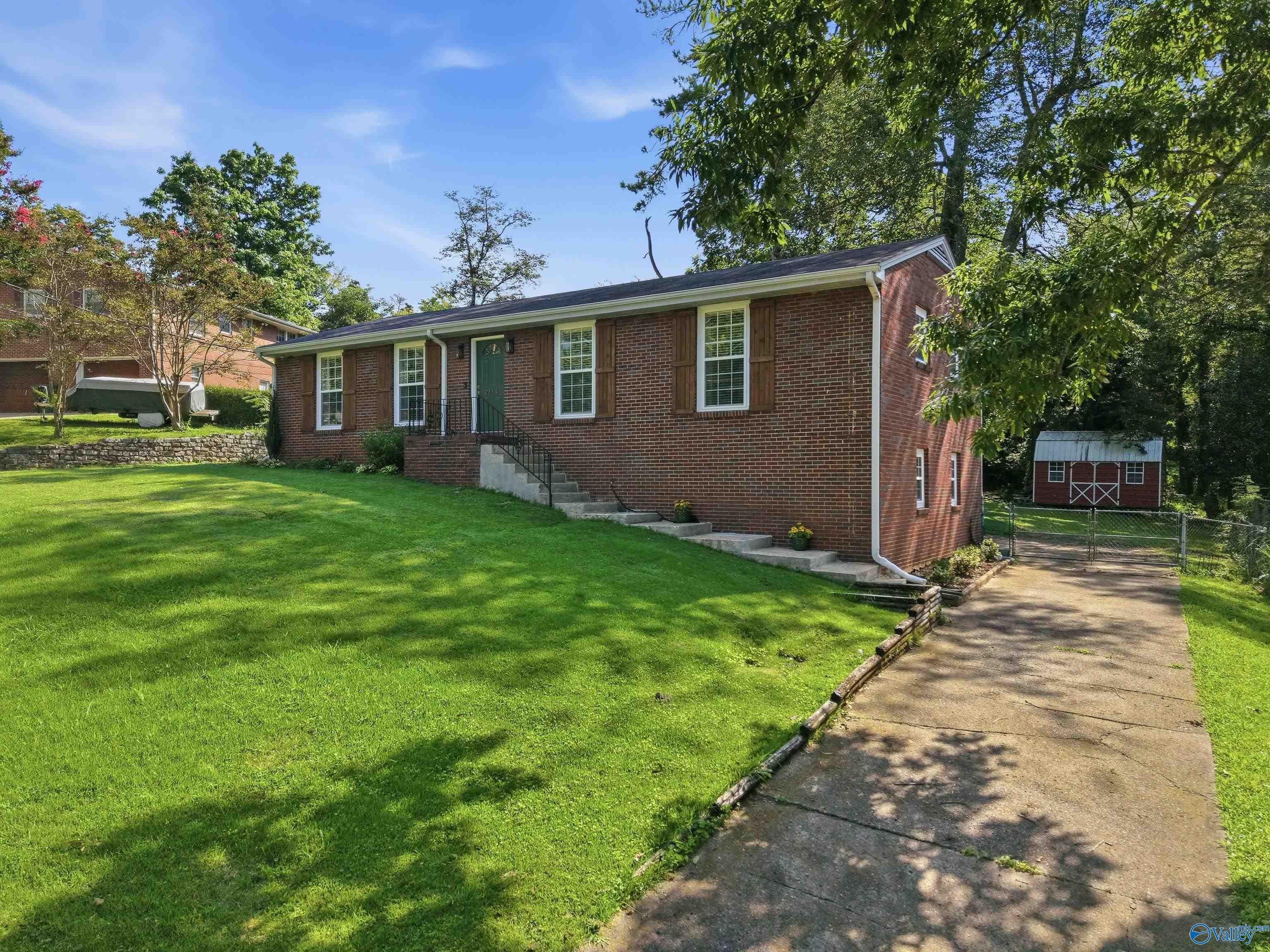 2614 Vinyard Street NE — photo