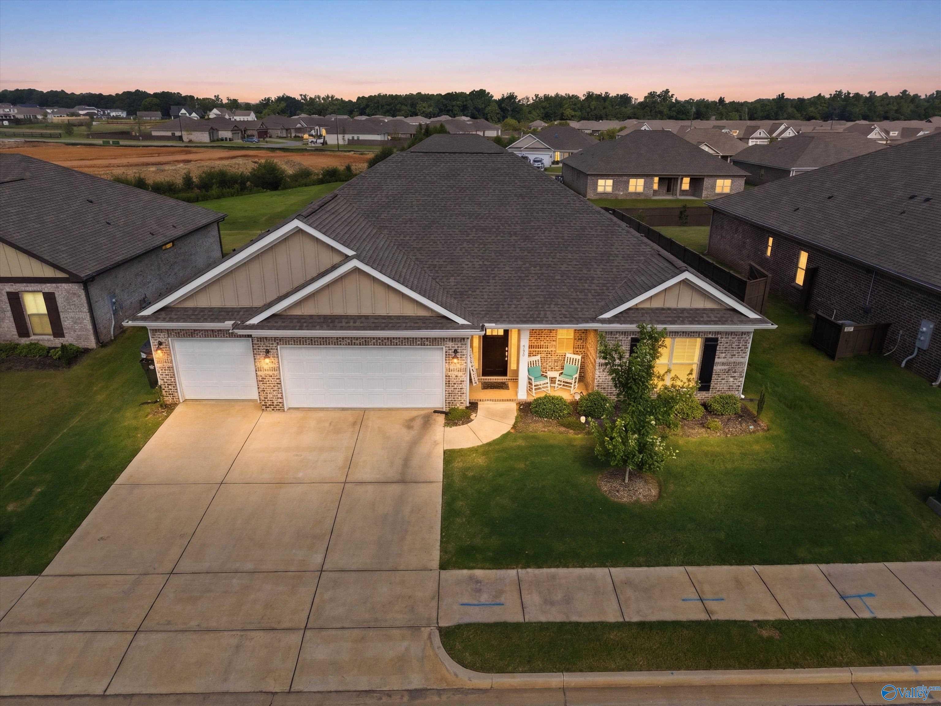 225 Hannaway Circle — photo