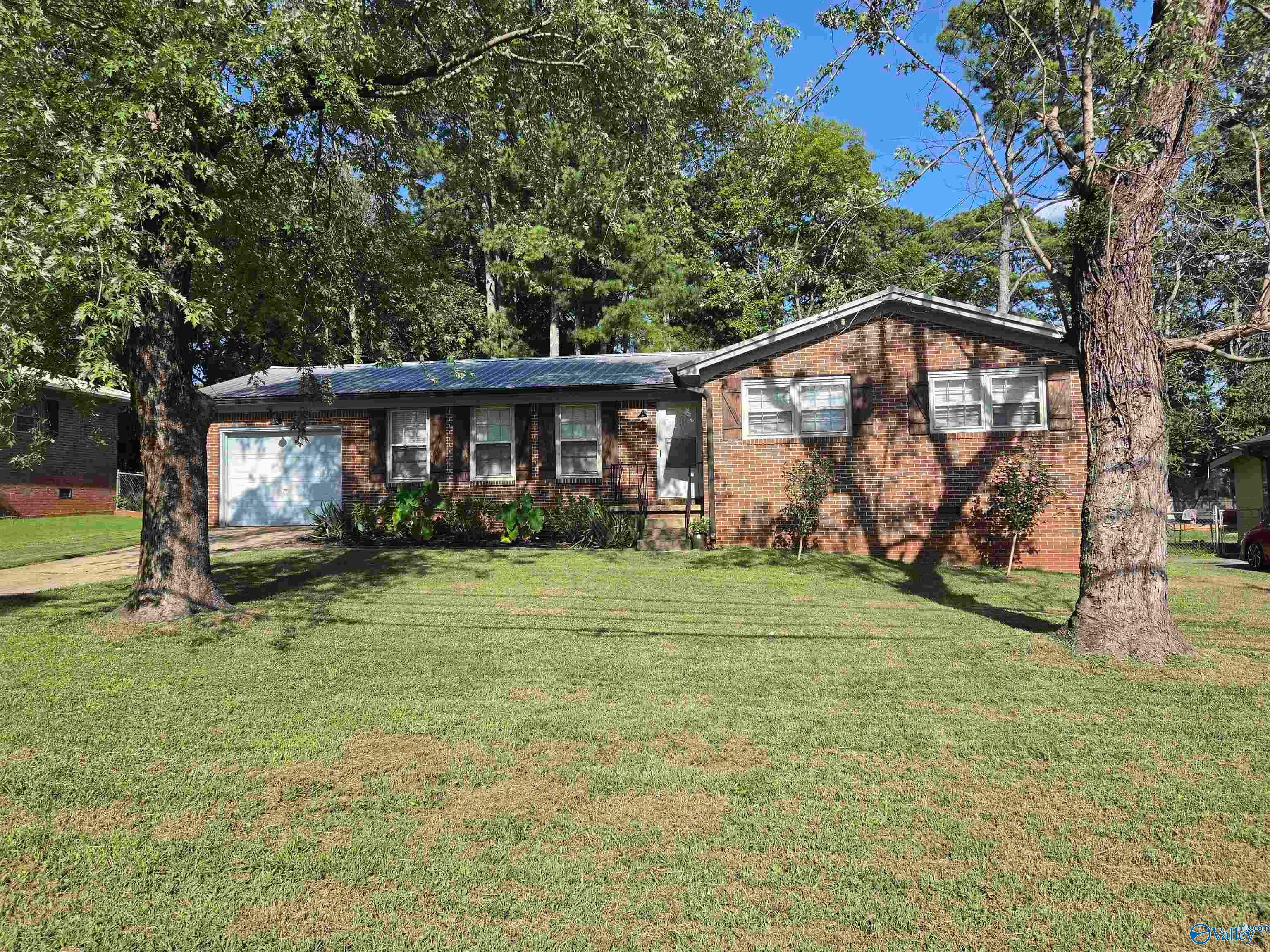 2309 Laverne Drive — photo