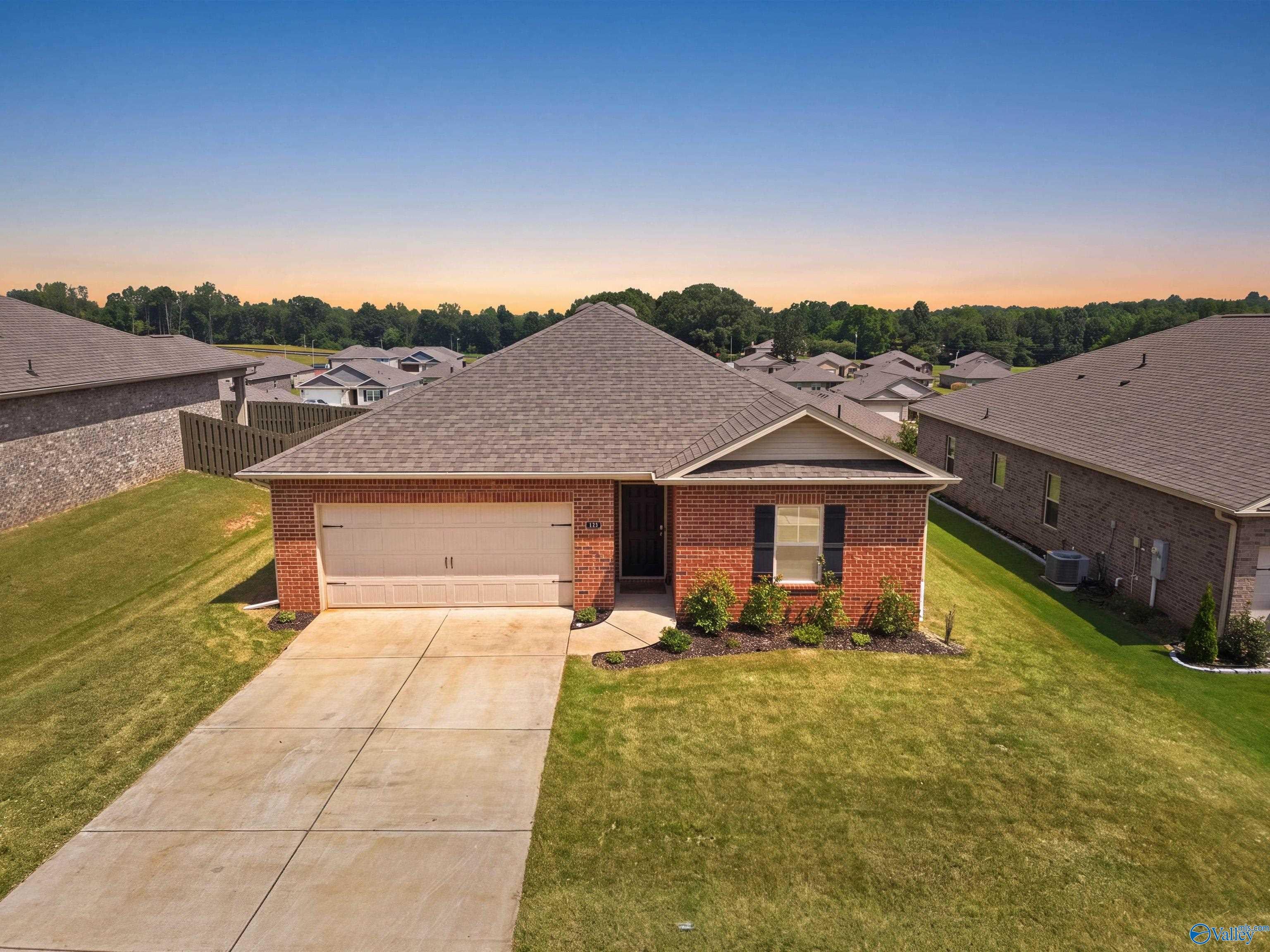 115 Settlement Drive — photo