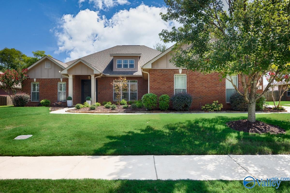 11 Holly Park Blvd SW — photo
