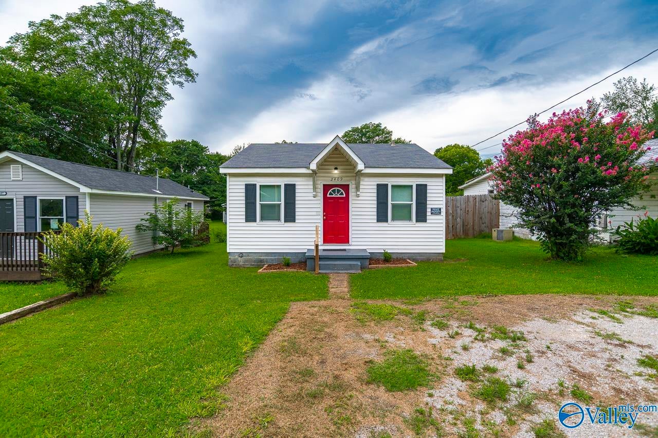 2409 Huntsville Street NW — photo