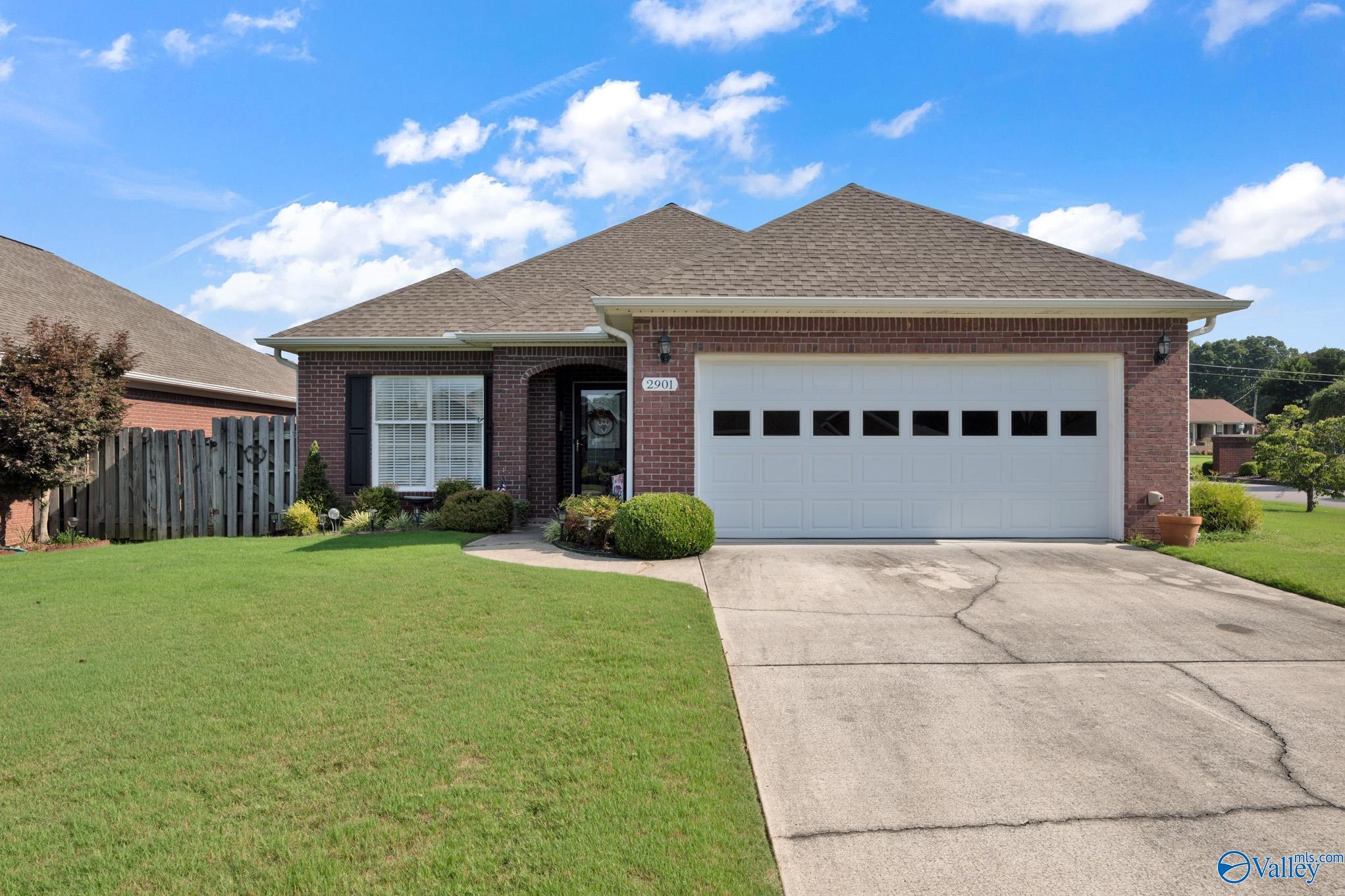 2901 Phelan Cir SE — photo