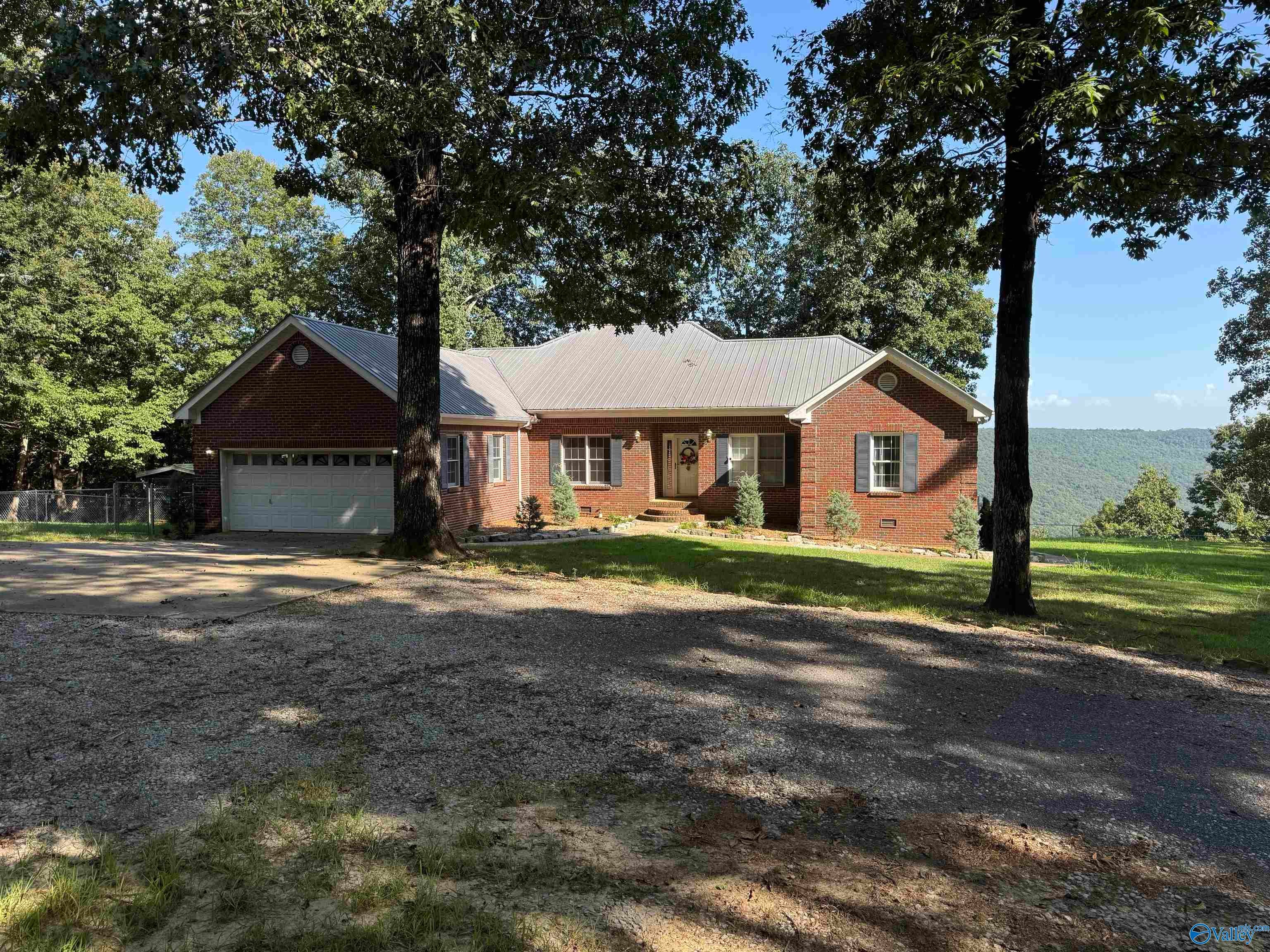 760 Range Road — photo