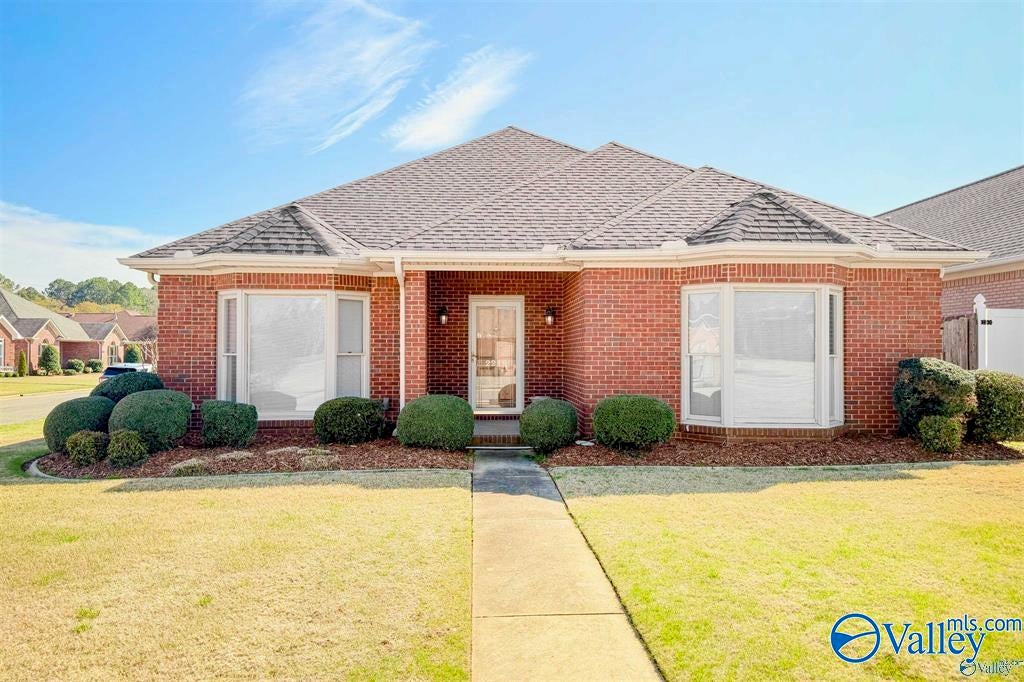 2219 Yorkshire SE — photo
