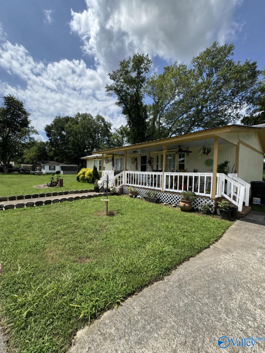 135 Pat Ashmore Lane — photo