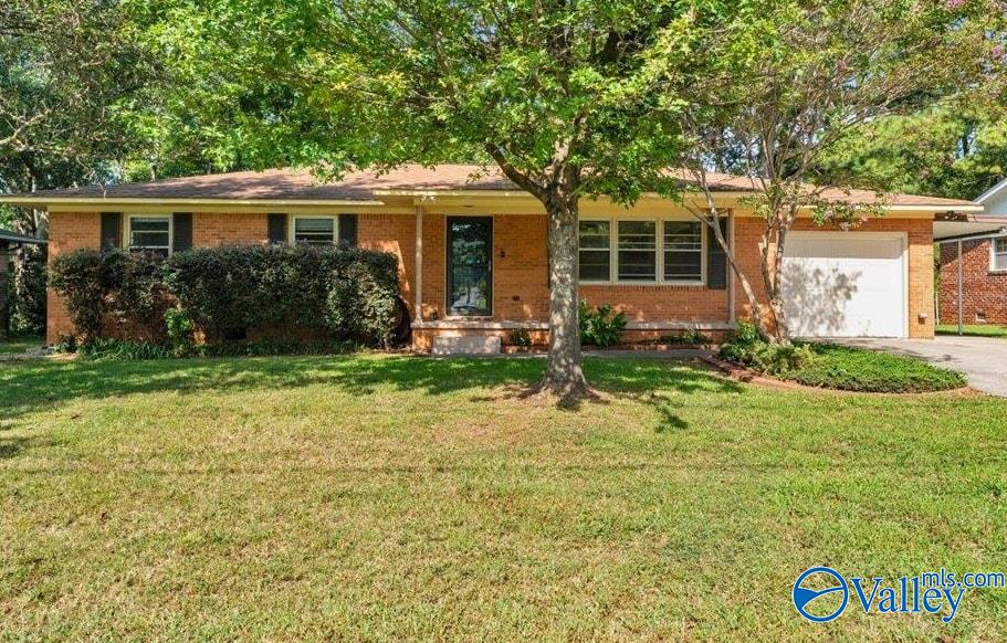 2307 Giles Drive NE — photo