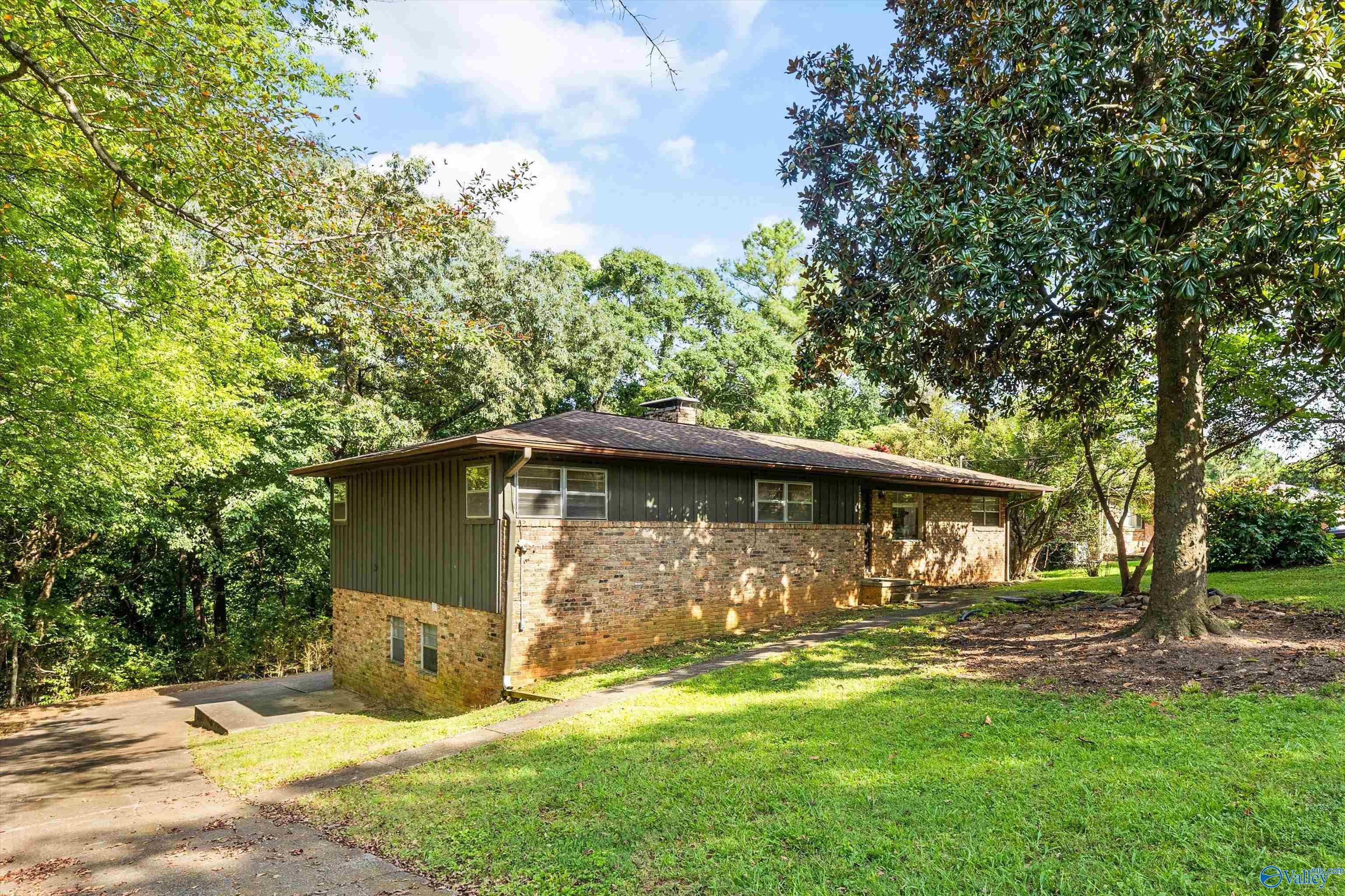 210 Skyline Road — photo