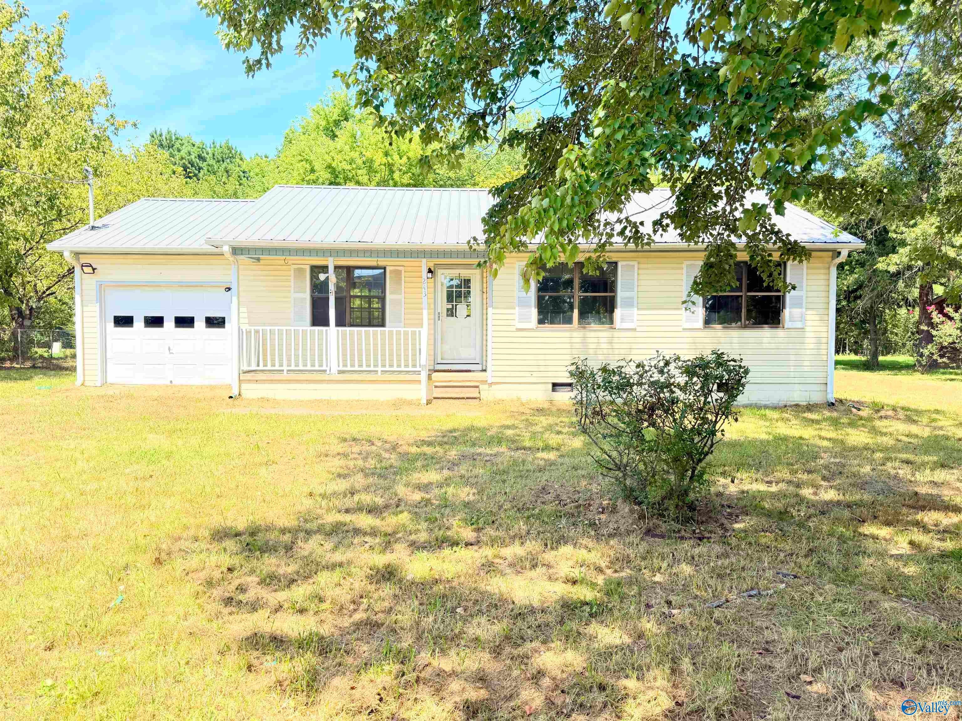 2435 Charity Lane — photo