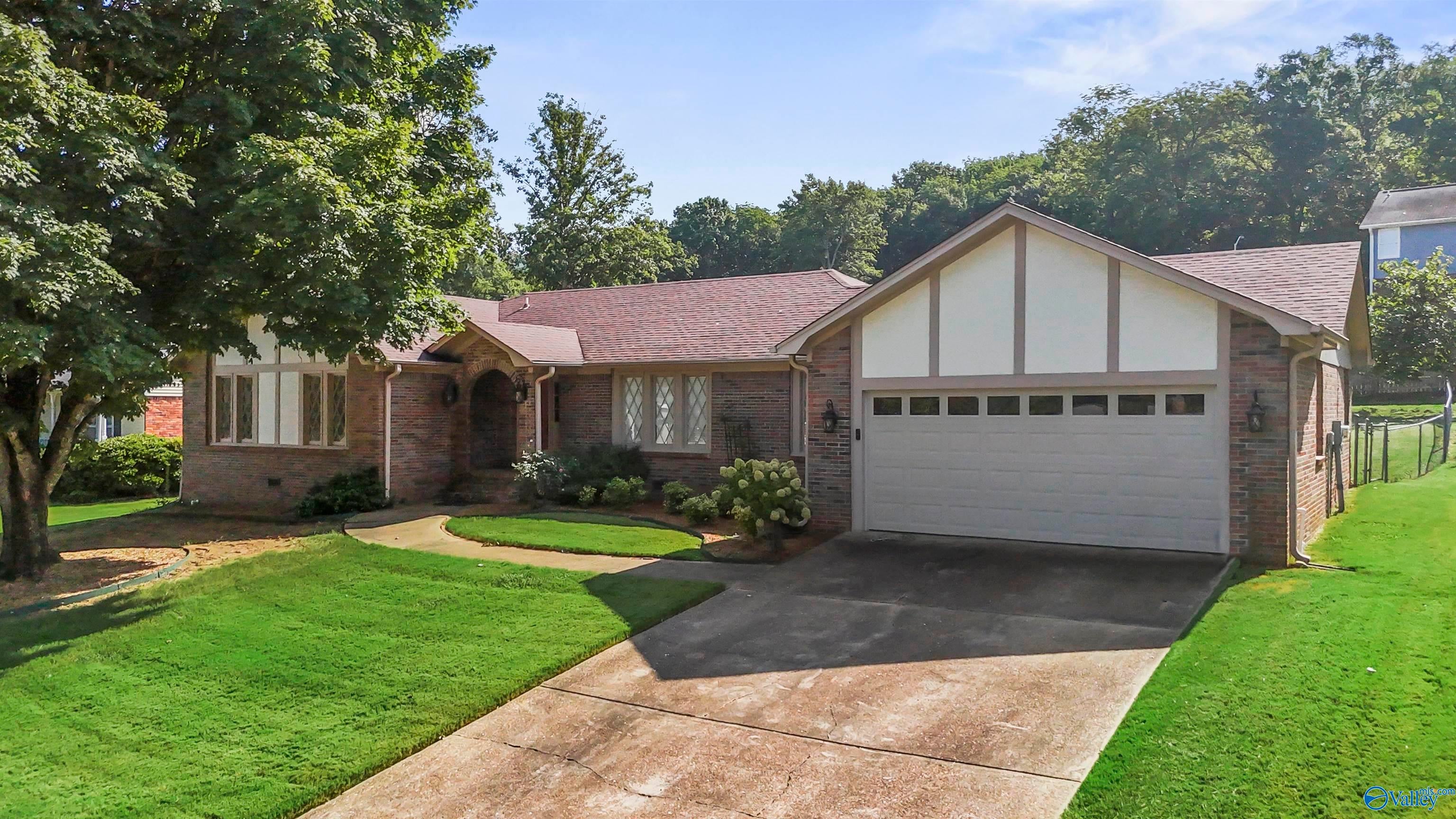 10213 Melanie Drive SE — photo