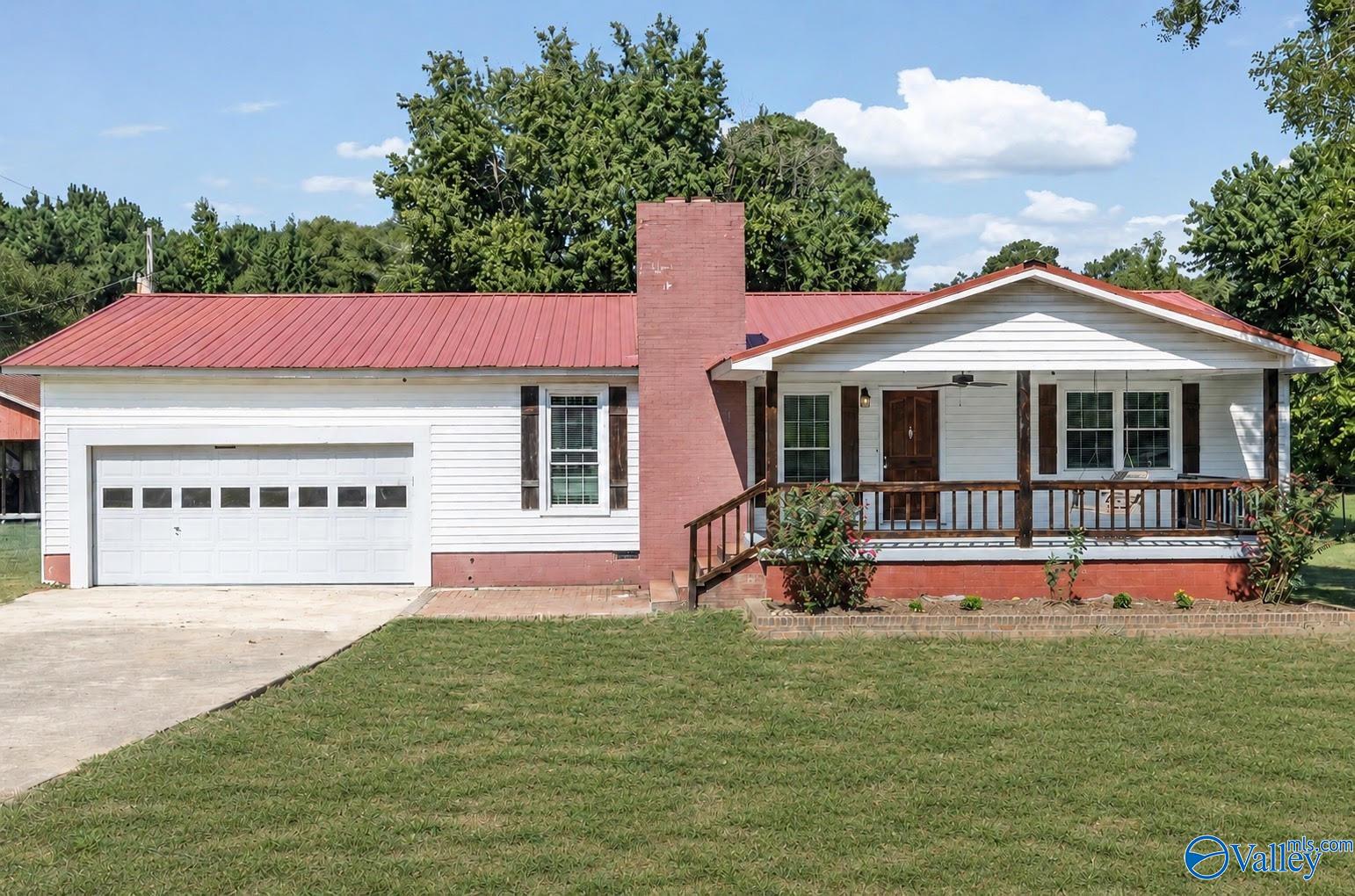 205 Oak Drive — photo