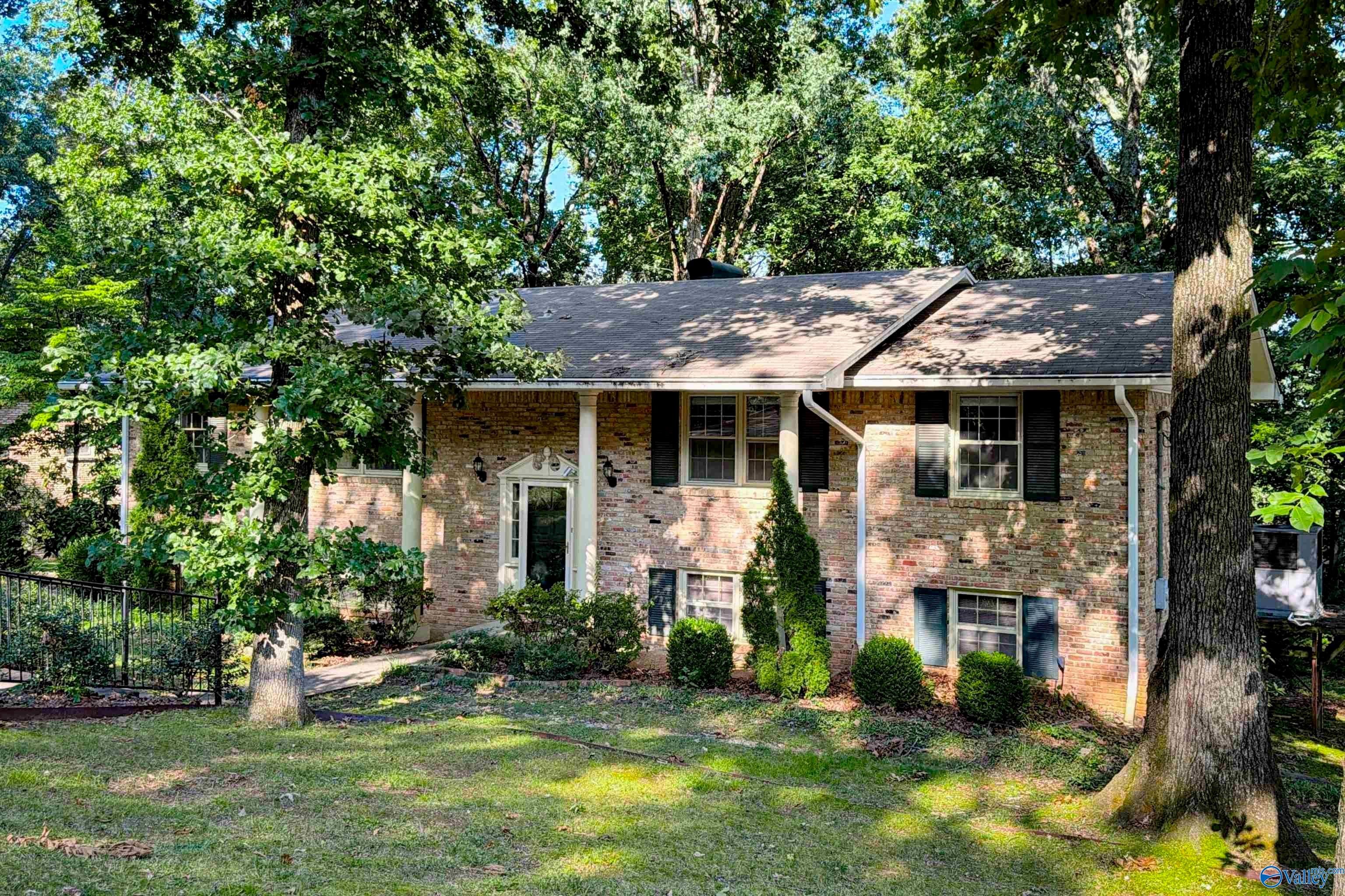 7101 Jones Valley Drive — photo