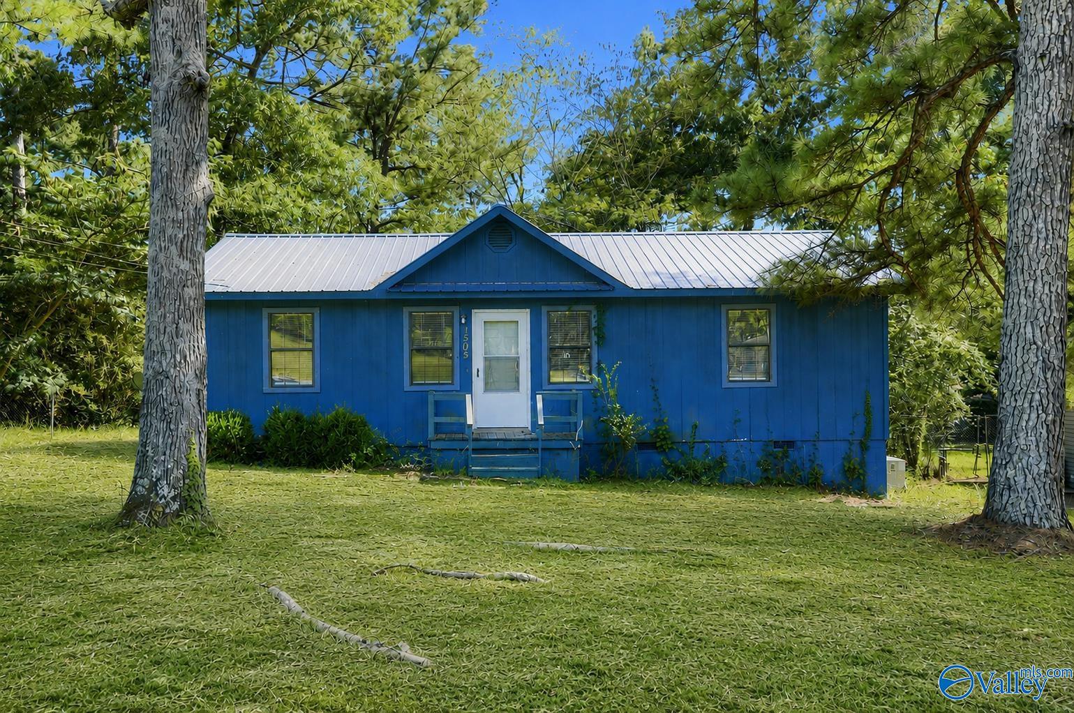 1505 Hardin Circle — photo