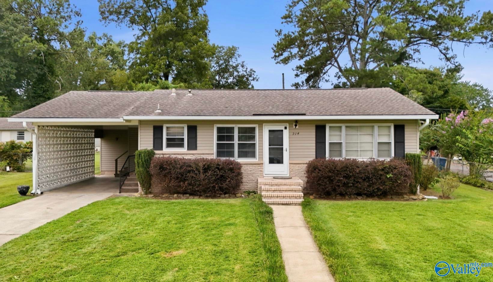 914 Stephens Street — photo