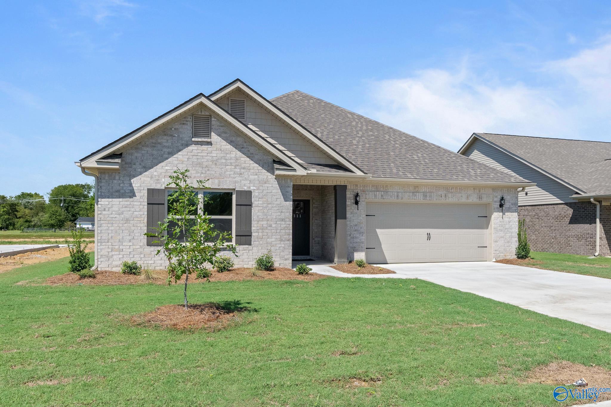 407 Ledgeway Drive — photo