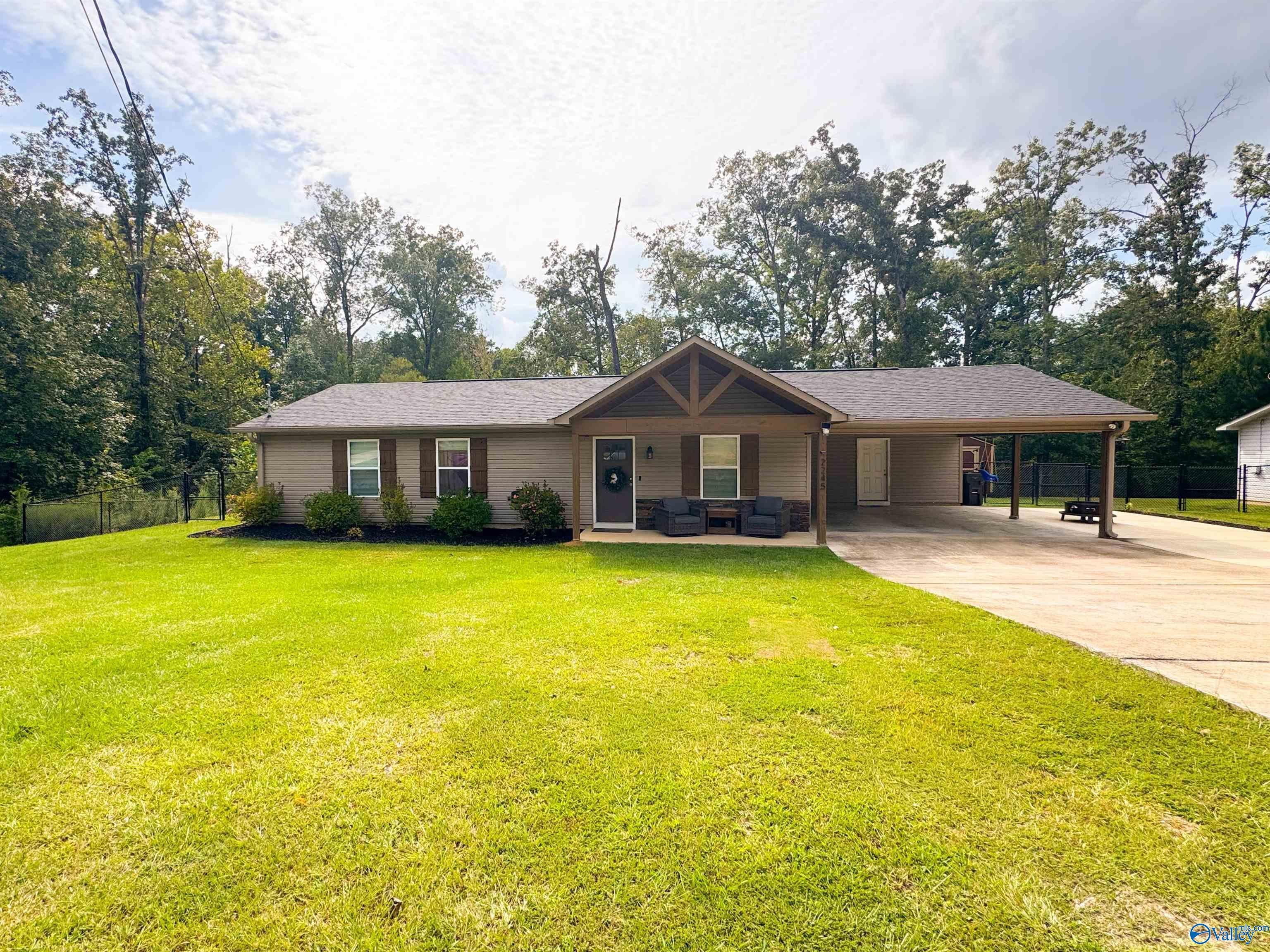 2245 Madison Loop — photo