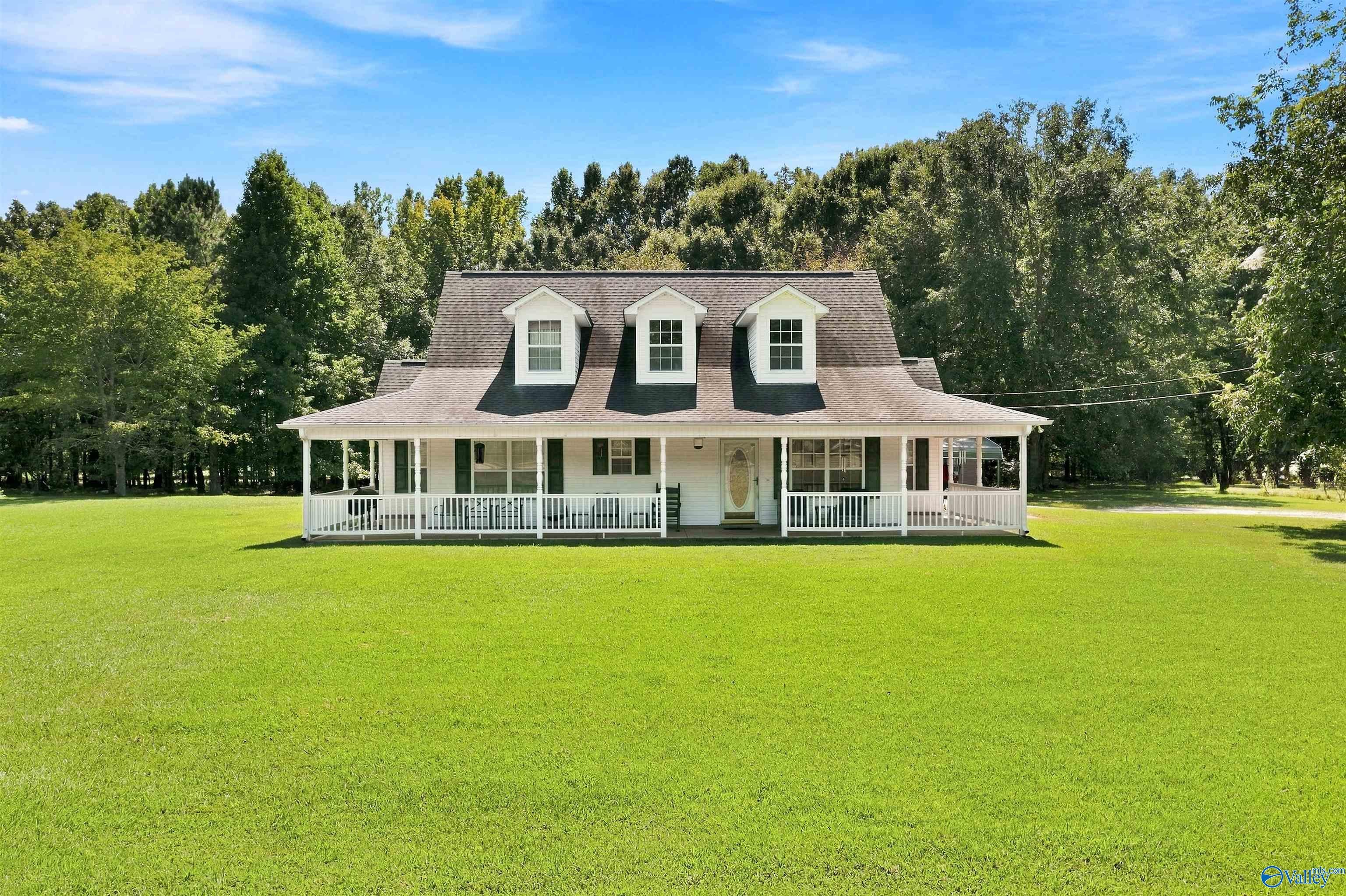 1419 Cedar Bend Road S — photo