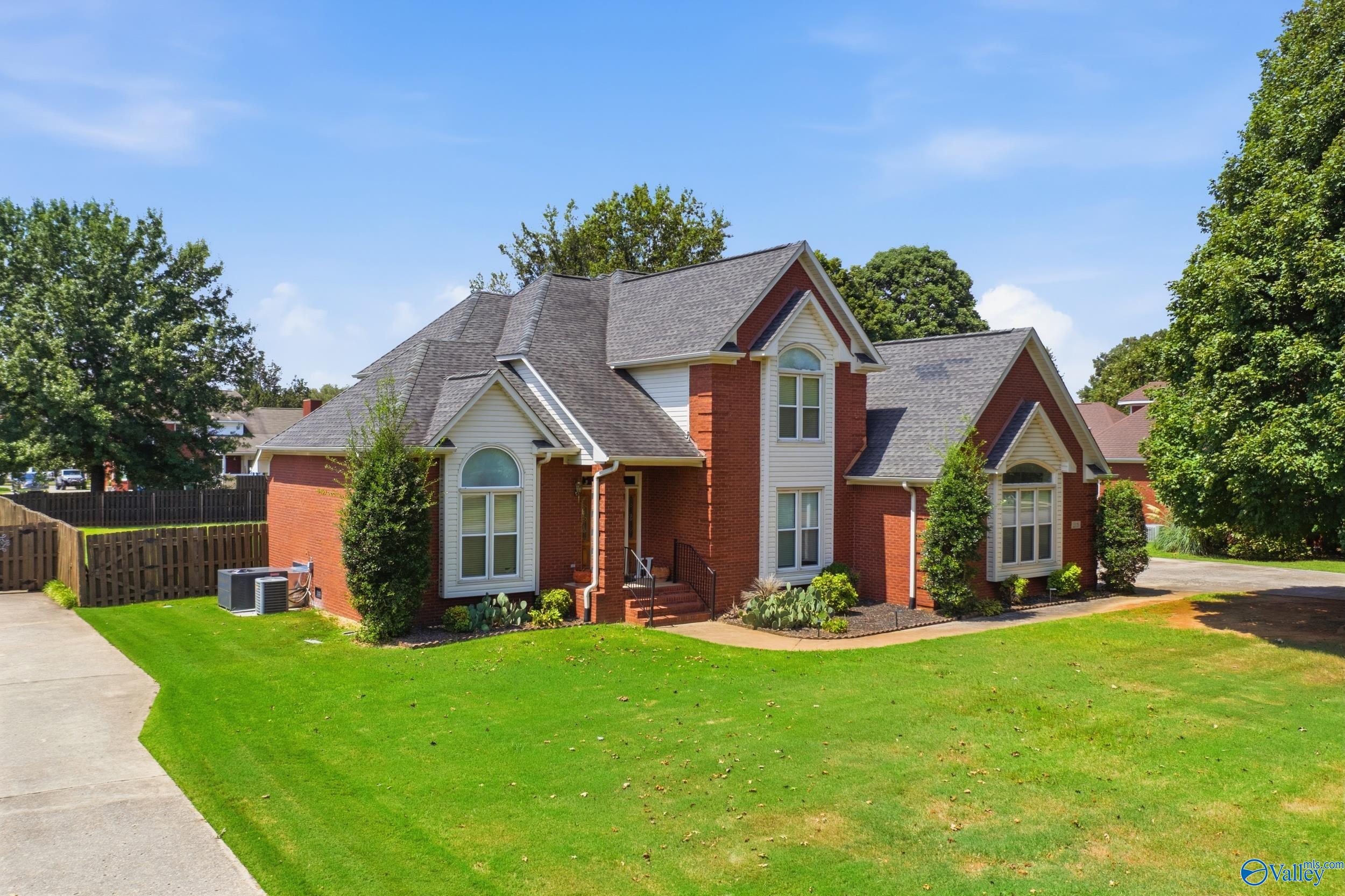 218 Wildflower Court — photo
