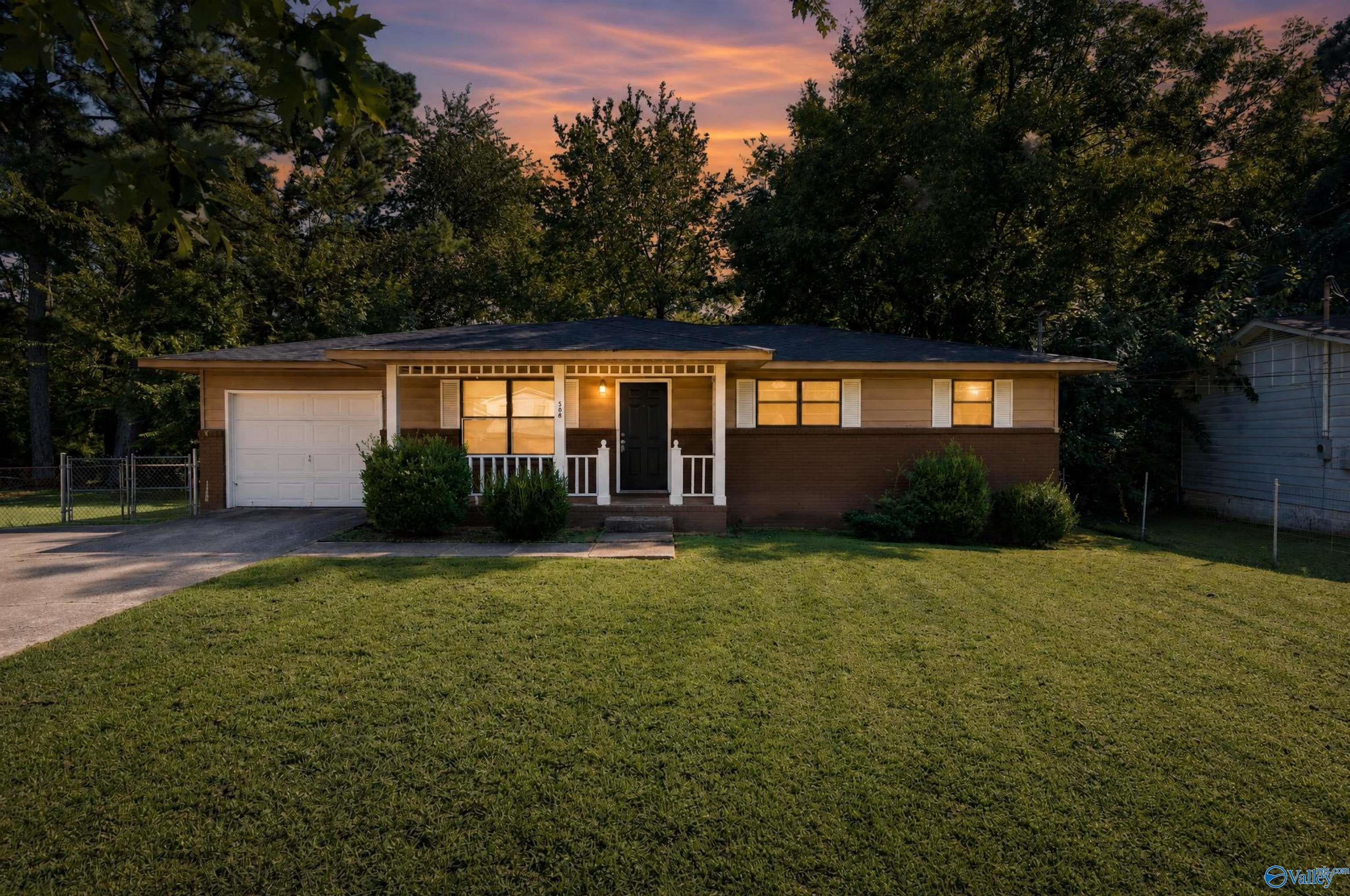 506 Eastbrook Circle NW — photo