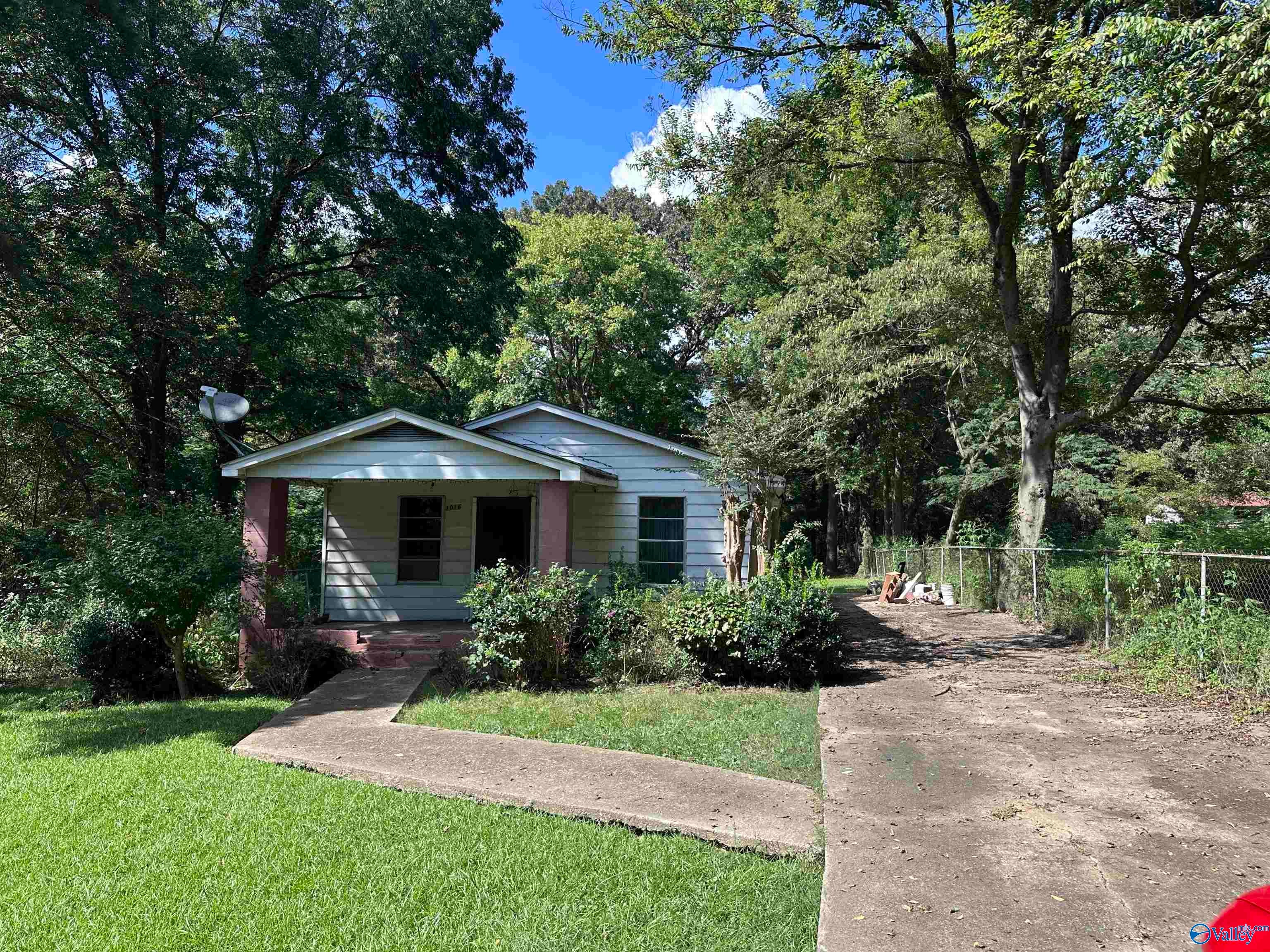 1016 Penfield Drive — photo