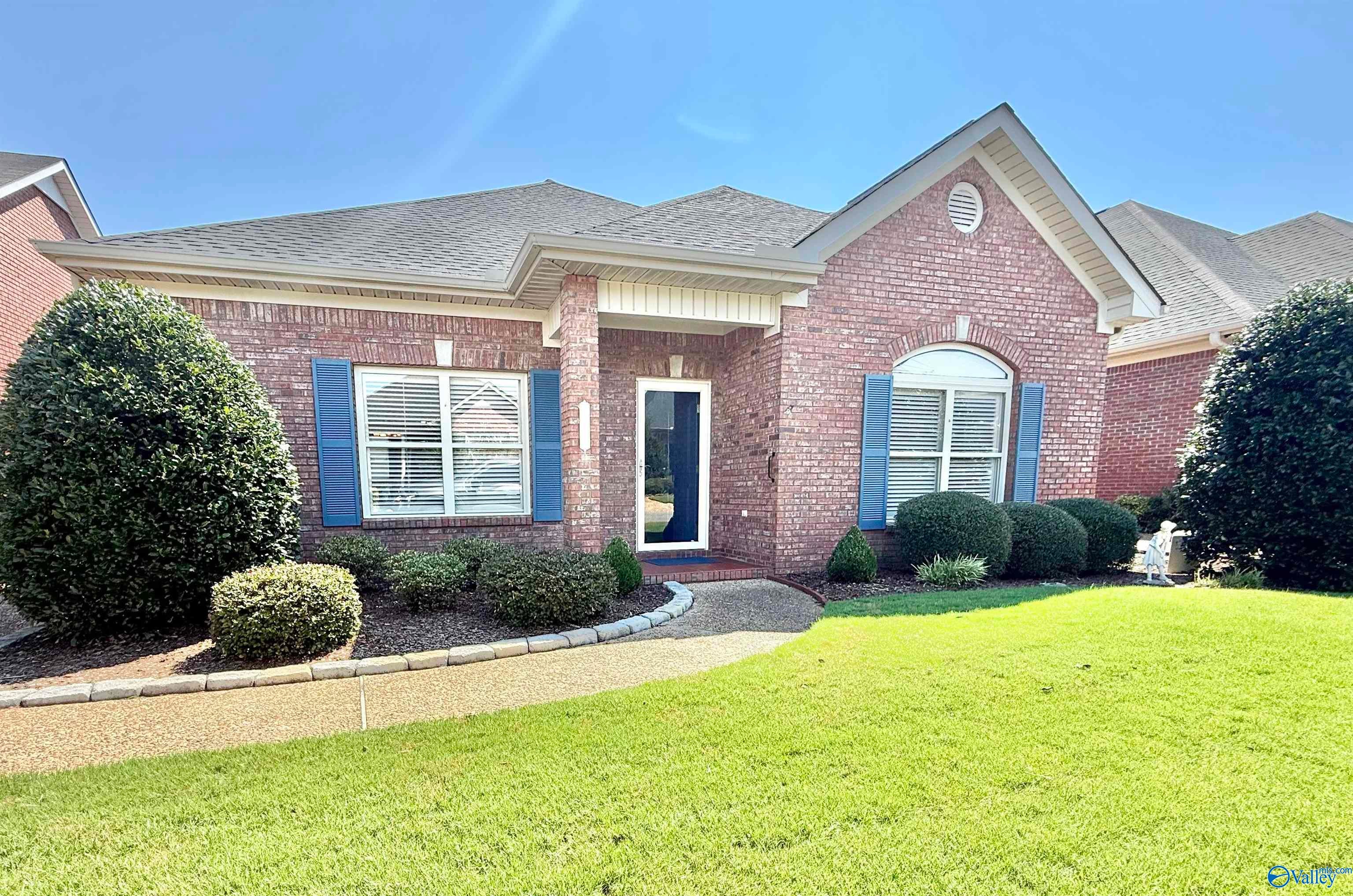 3704 Sabine Court — photo
