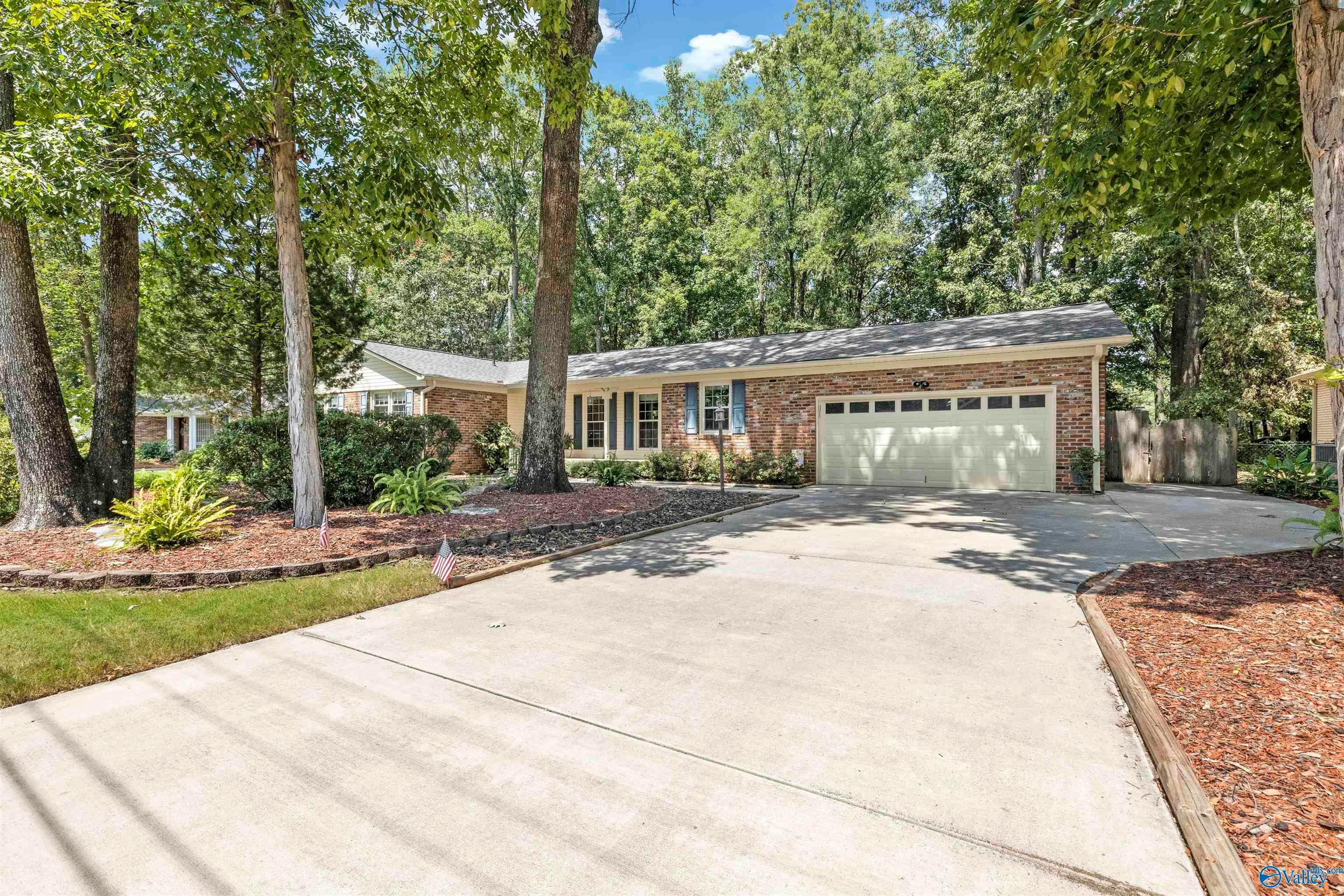 823 Harrisburg Drive SE — photo
