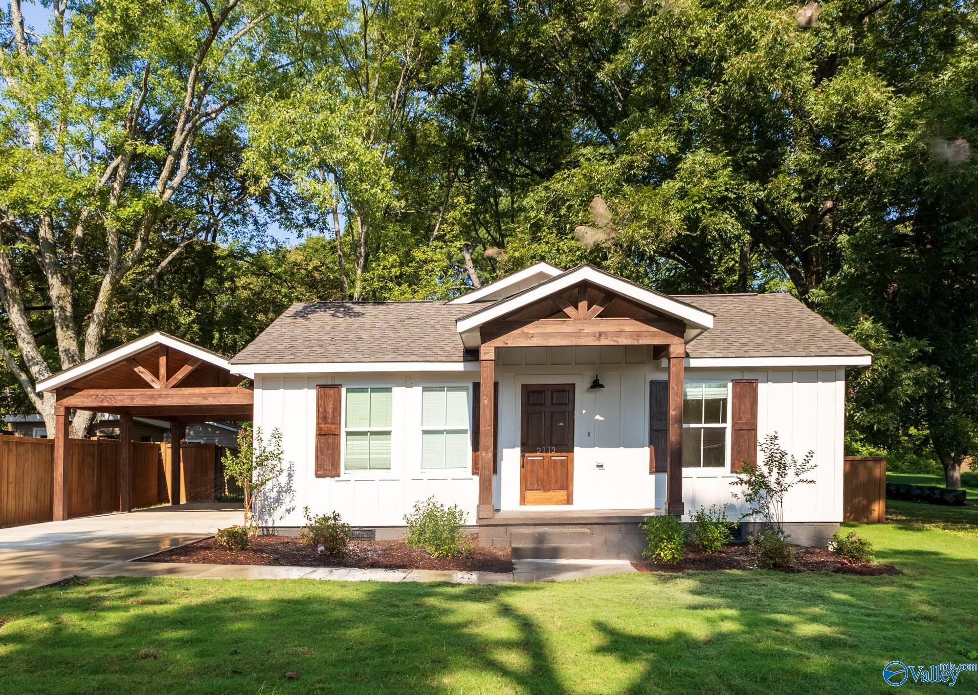 2113 Lee High Drive — photo