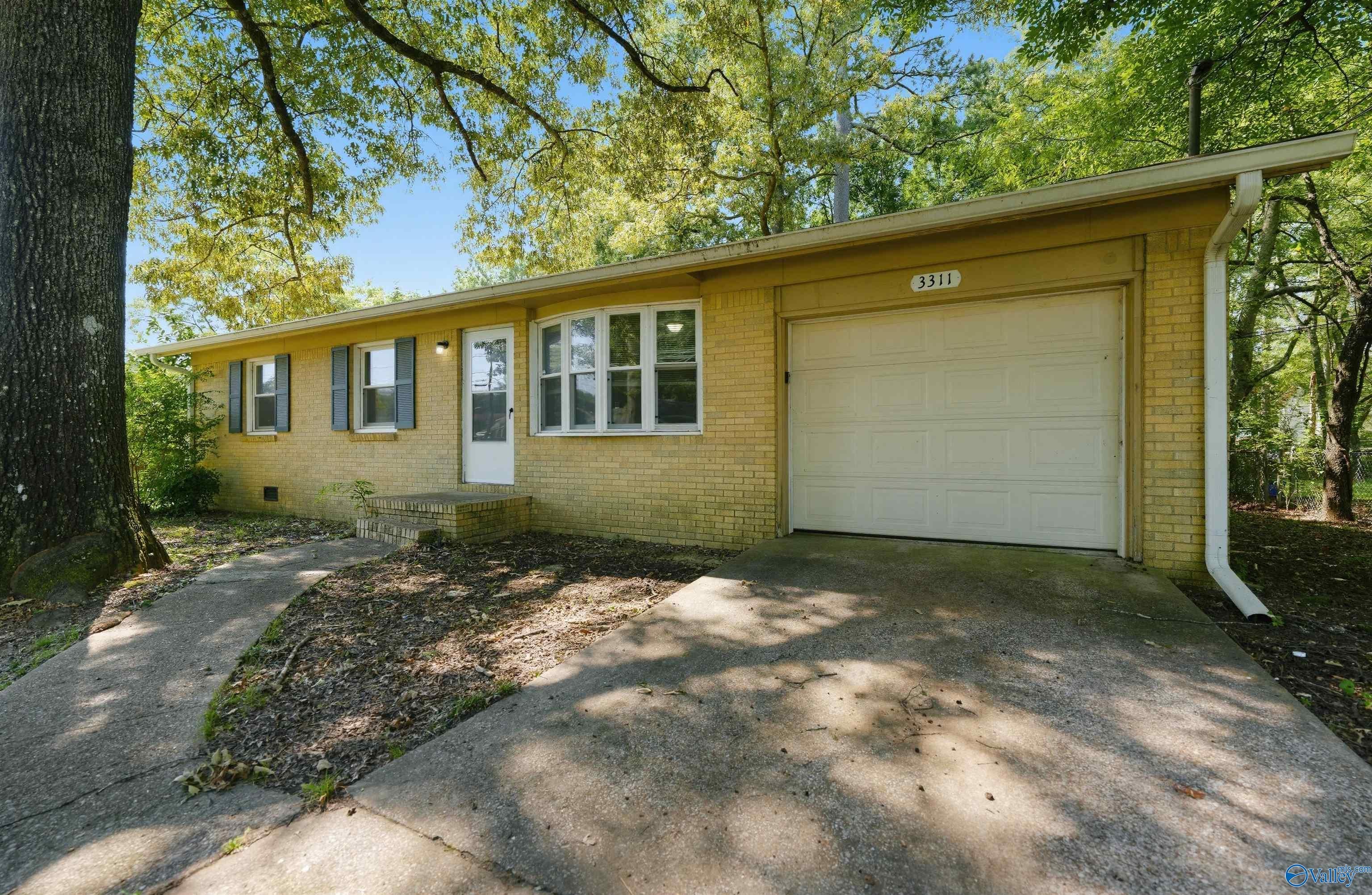 3311 Delia Lane NW — photo