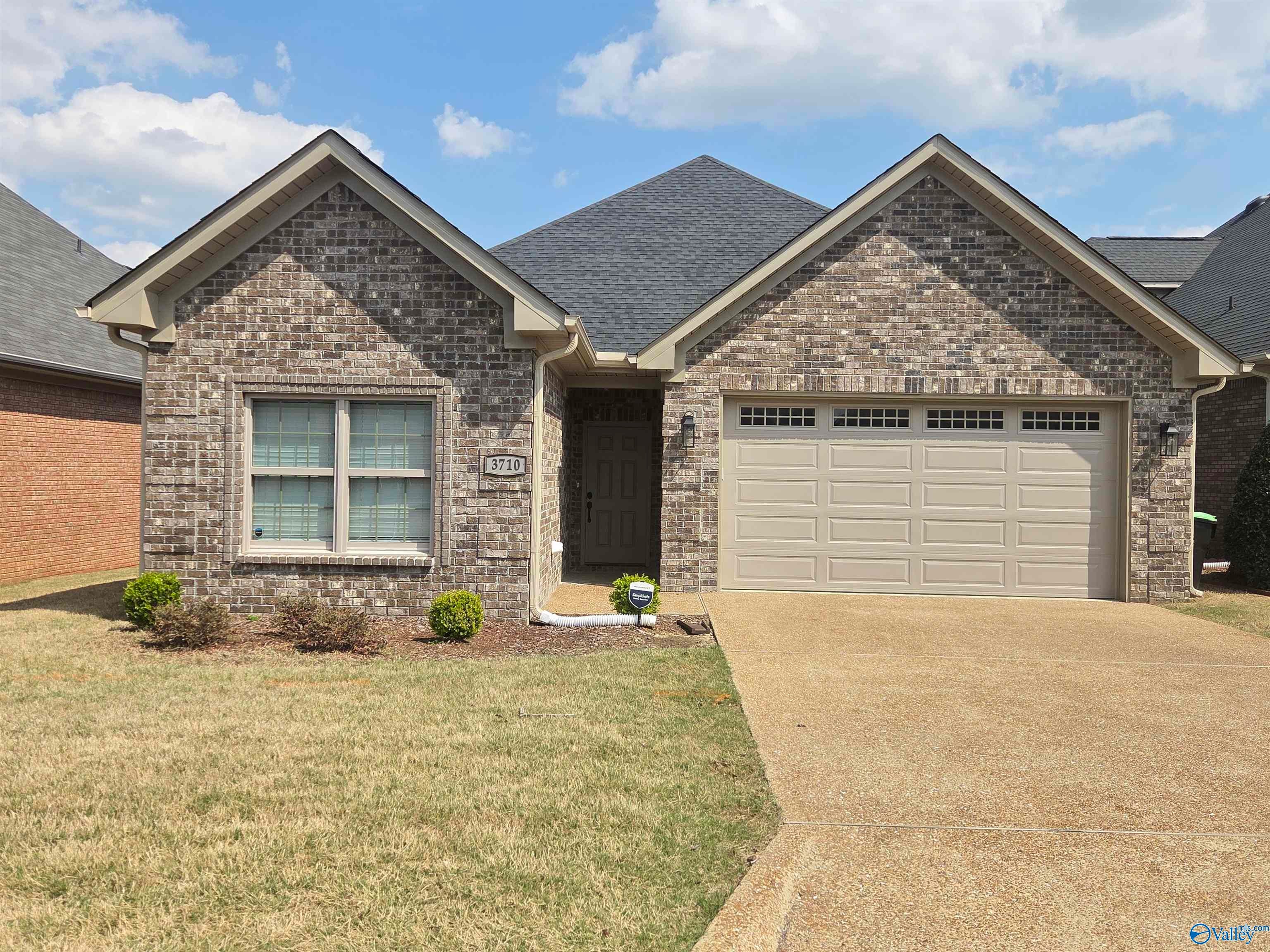 3710 Sabine Court — photo