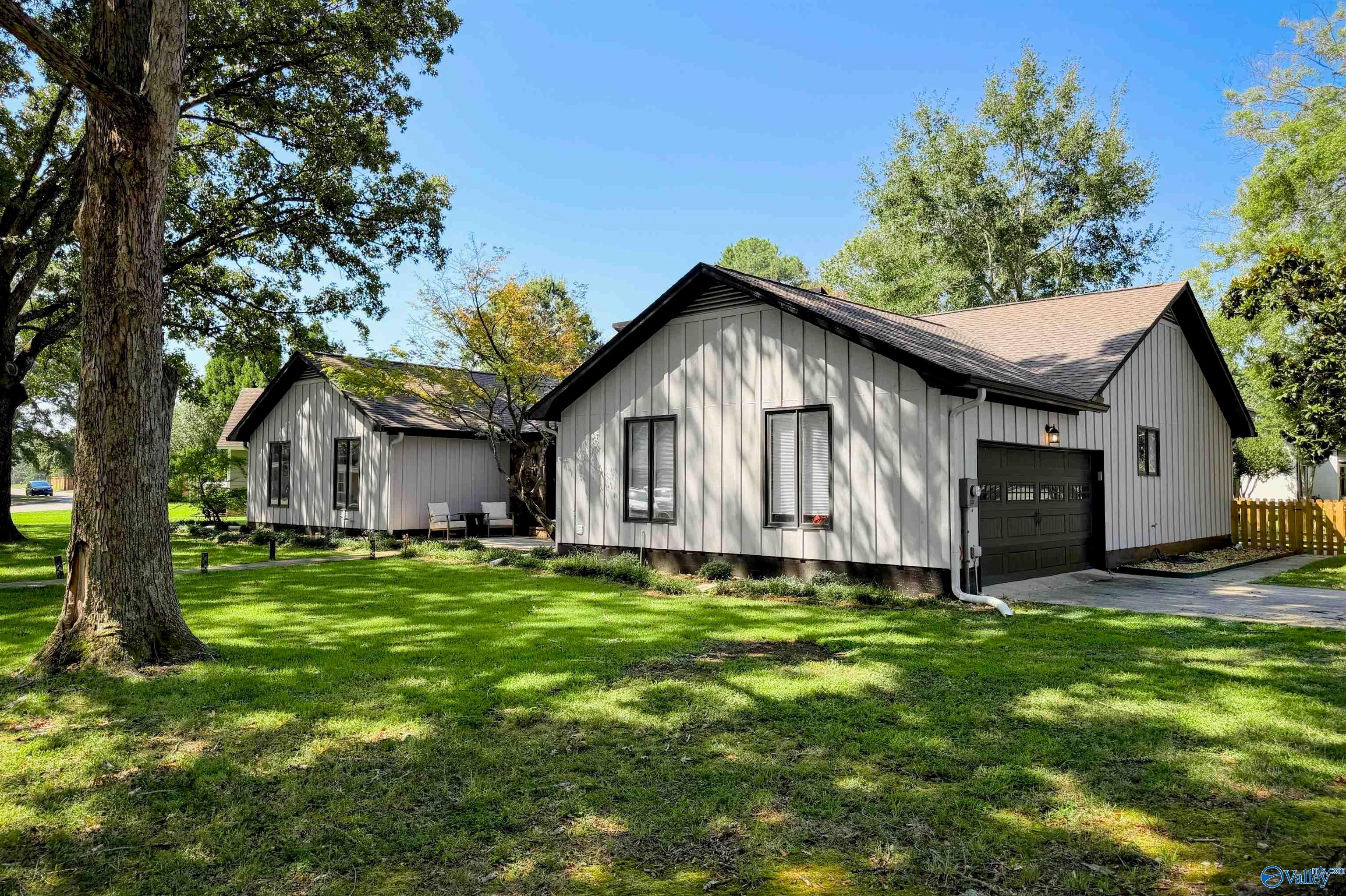 1601 Eastwood Drive SE — photo