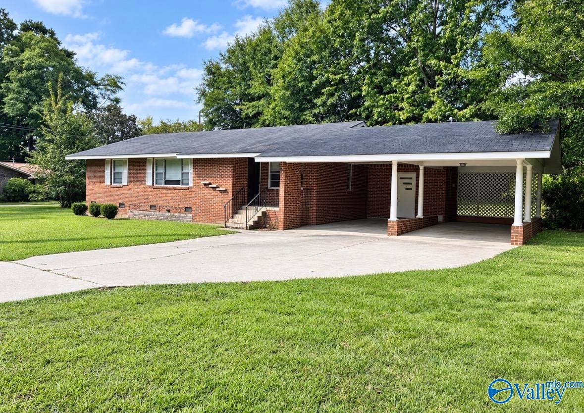 213 Falkner Circle — photo