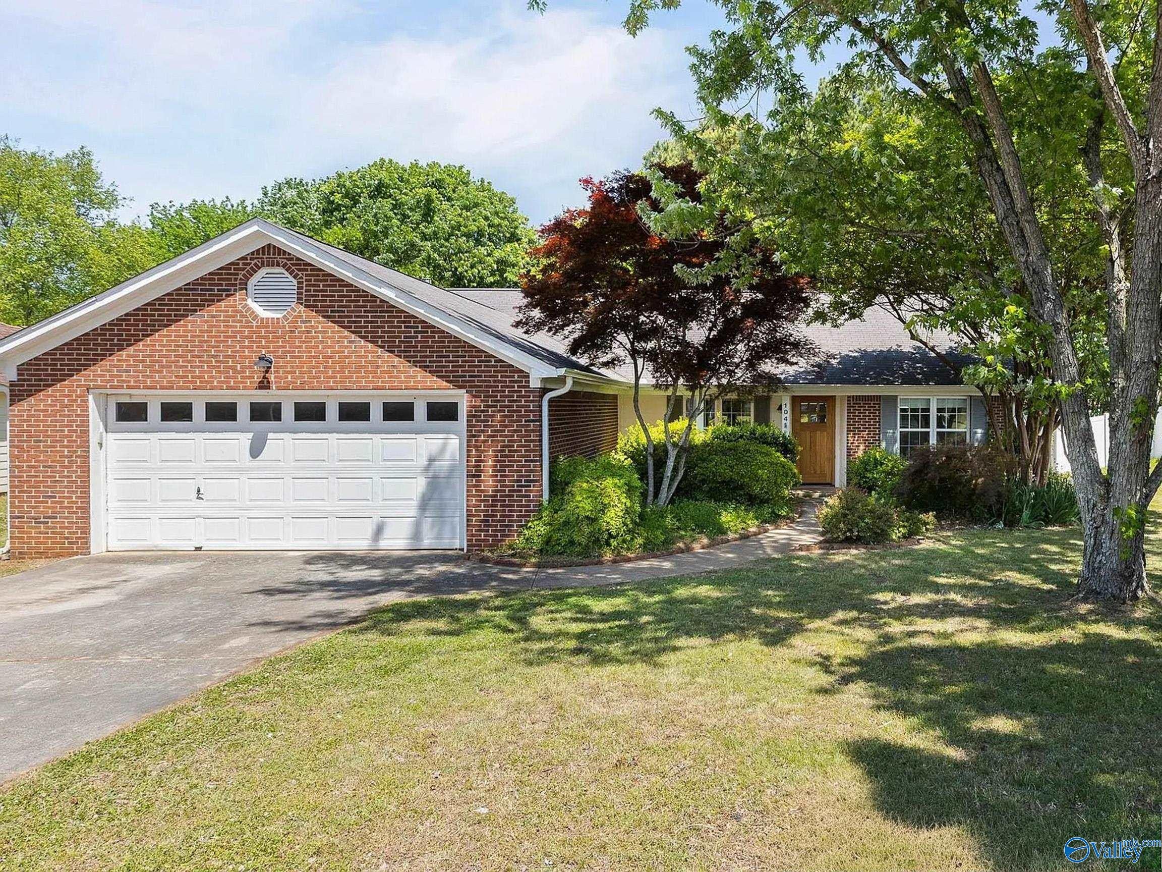 104 Sleepy Hollow Drive — photo